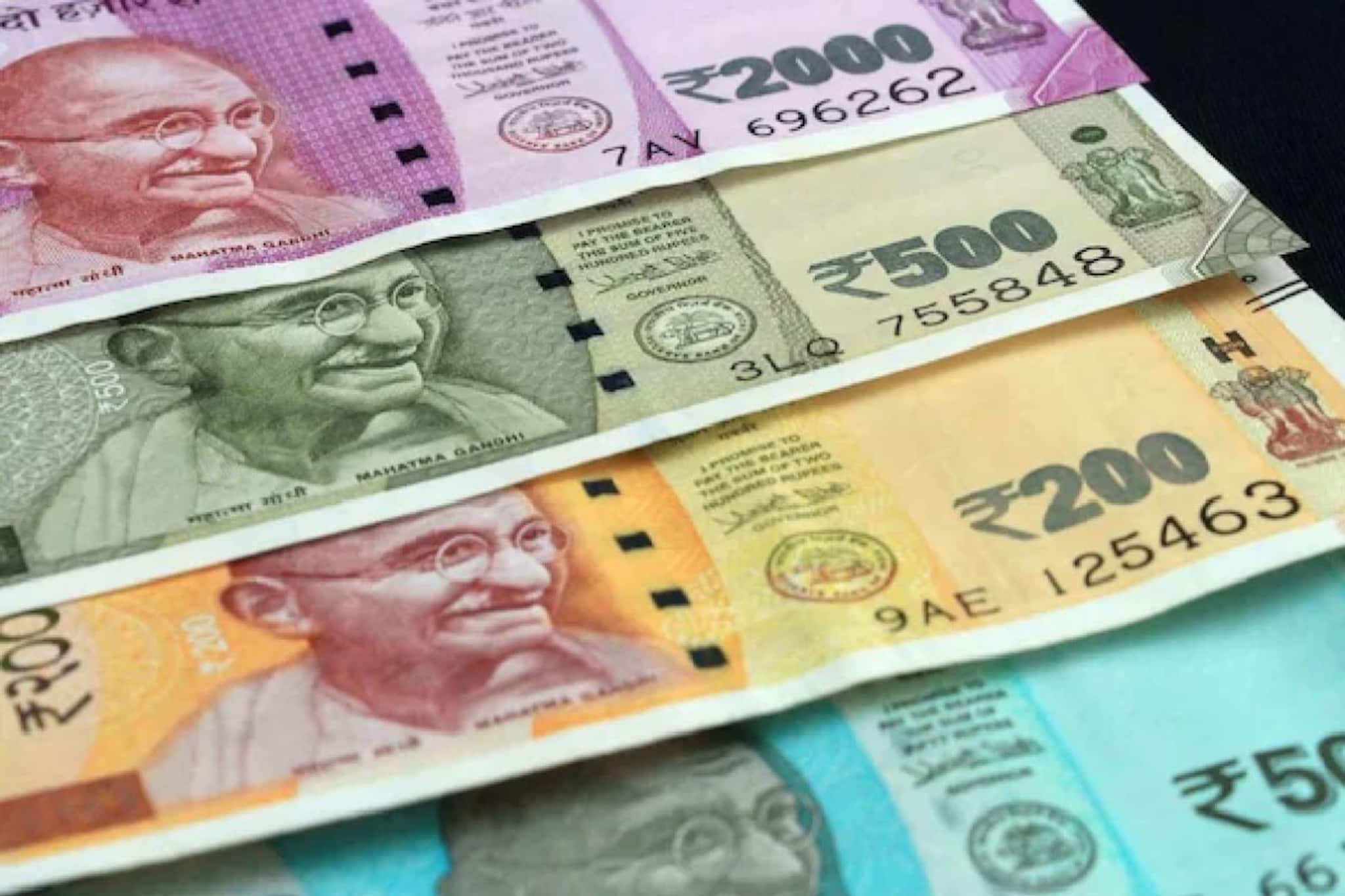 পকেট থেকে যে 'টাকা' বের করছেন, সেগুলো কোথায় ছাপা হয়? কাগজ, কালি আসে কোথা থেকে?