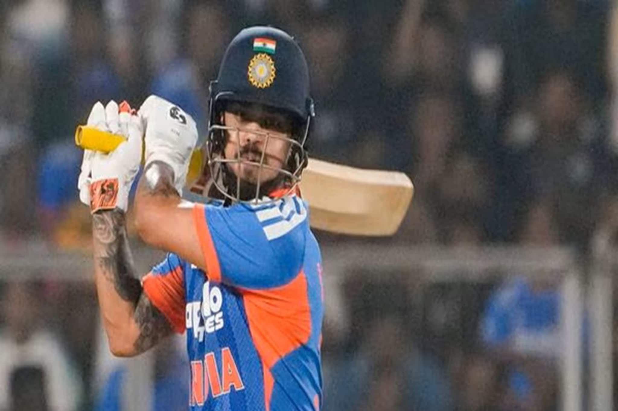 ইশানের শতরানে ভর করে রানের পাহাড়ে ভারত! শেষ টি২০-তে কিউয়িদের লক্ষ্য ২৭২