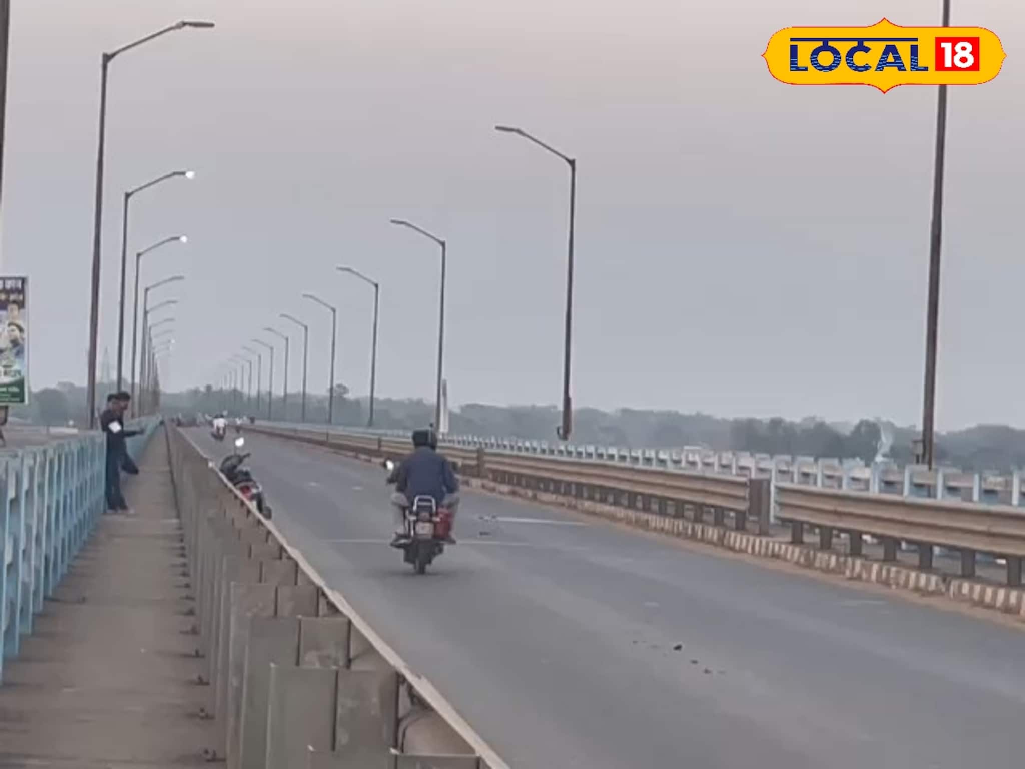 দেড় কিলোমিটারের 'ম্যাজিক'! জঙ্গলকন্যা সেতু যেভাবে বদলে দিল দুই রাজ্যের মানুষের ভাগ্য দেড় কিলোমিটারের 'ম্যাজিক'! জঙ্গলকন্যা সেতু যেভাবে বদলে দিল দুই রাজ্যের মানুষের ভাগ্য