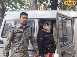 আনা হচ্ছে ধৃতদের আনা হচ্ছে ধৃতদের