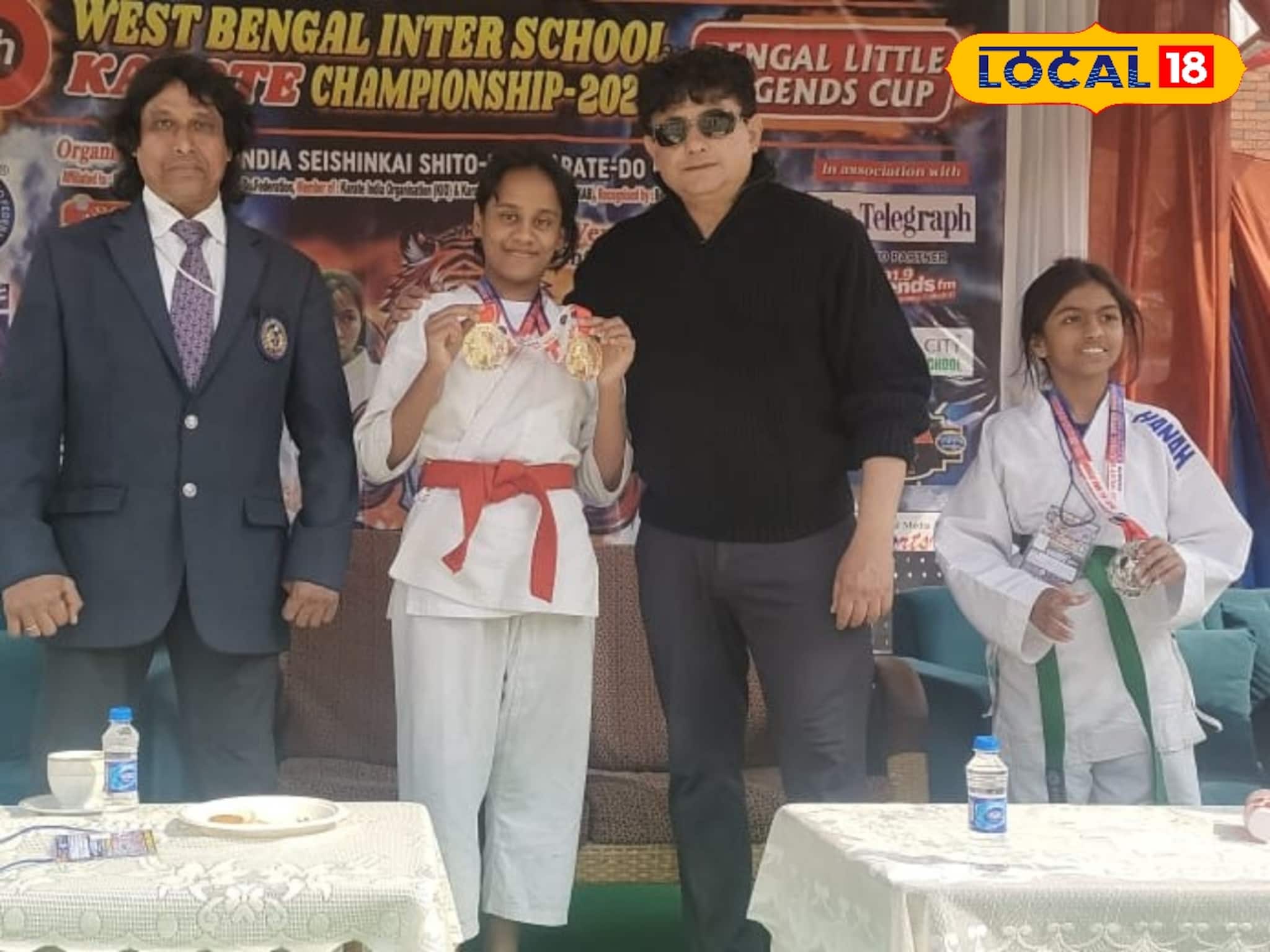 ক্যারাটেতে বর্ধমানের জয়জয়কার, দাপট দেখল রাজ্য! ৭ প্রতিযোগীর ঝুলিতে এল ৪ সোনা-সহ ১২ পদক ক্যারাটেতে বর্ধমানের জয়জয়কার, দাপট দেখল রাজ্য! ৭ প্রতিযোগীর ঝুলিতে এল ৪ সোনা-সহ ১২ পদক