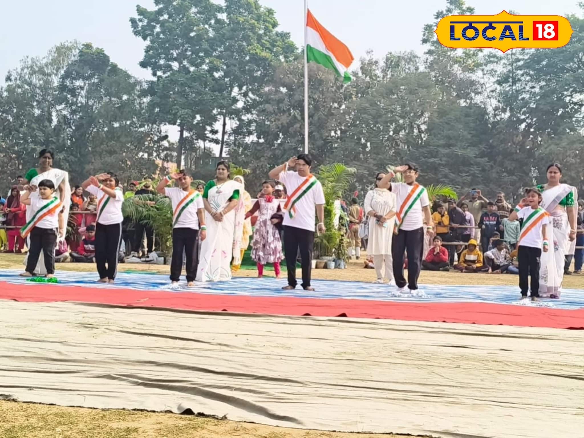 প্রজাতন্ত্র দিবসে ছবির মতো সাজল কাটোয়া! রইল বর্ণাঢ্য কুচকাওয়াজ থেকে উদ্যাপনের একগুচ্ছ ছবি প্রজাতন্ত্র দিবসে ছবির মতো সাজল কাটোয়া! রইল বর্ণাঢ্য কুচকাওয়াজ থেকে উদ্যাপনের একগুচ্ছ ছবি