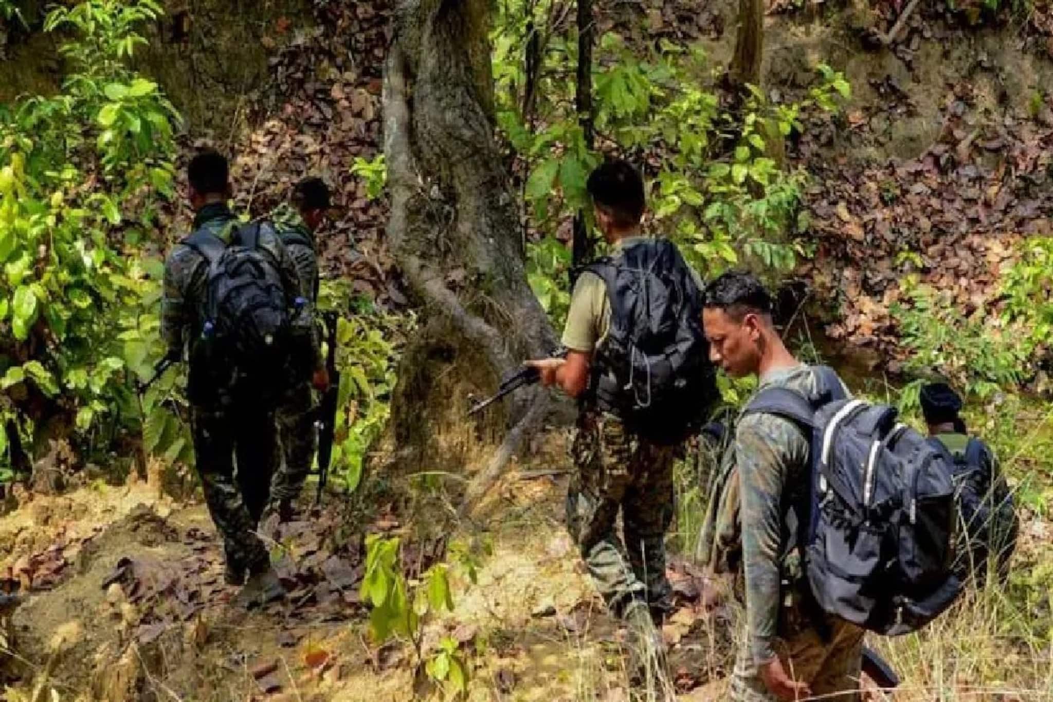 ছত্তিশগড়ের সুকমা ও বিজাপুরে নিরাপত্তা বাহিনীর দুুই পৃথক অভিযানে খতম ১৪ মাওবাদী!