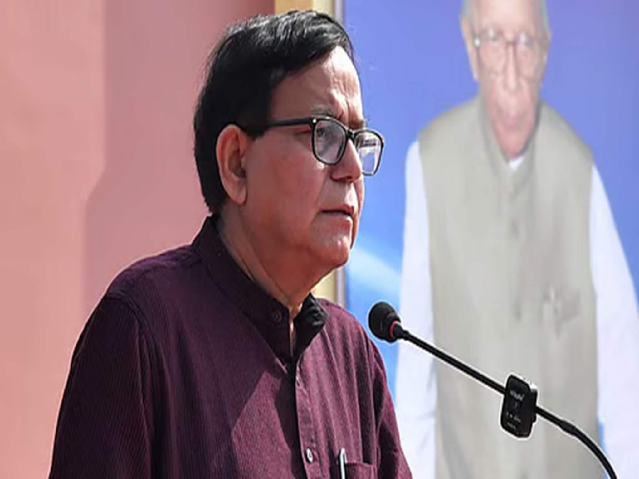 ভোট আসতেই তৃণমূল-বিজেপির প্যাঁচ কষা শুরু! 'বাংলা বাঁচাও যাত্রা' থেকে আক্রমণ সেলিমের ভোট আসতেই তৃণমূল-বিজেপির প্যাঁচ কষা শুরু! 'বাংলা বাঁচাও যাত্রা' থেকে আক্রমণ সেলিমের