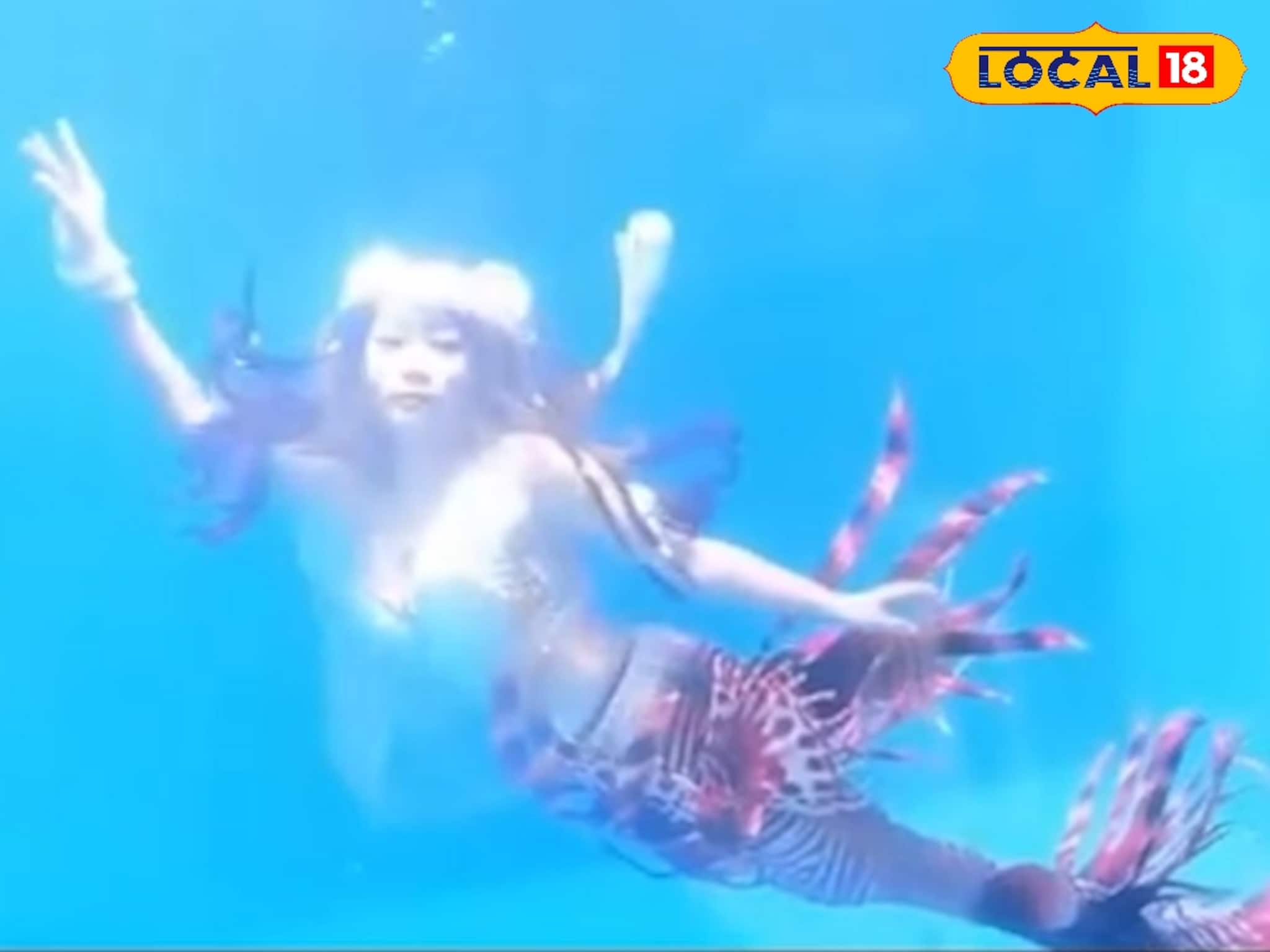 কনকনে ঠান্ডায় নীলচে জলে ঘুরে বেড়াচ্ছে জলপরী! বানিপুর লোক উৎসবের নয়া আকর্ষণ, দেখতে ভিড় কনকনে ঠান্ডায় নীলচে জলে ঘুরে বেড়াচ্ছে জলপরী! বানিপুর লোক উৎসবের নয়া আকর্ষণ, দেখতে ভিড়