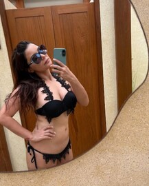 "আমায় চড় মারুন",বাঙালি পরিচালকের কাছে এমন দাবি! রণবীর কাপুরকে চুমু, কোথায় গেলেন মিনিশা?