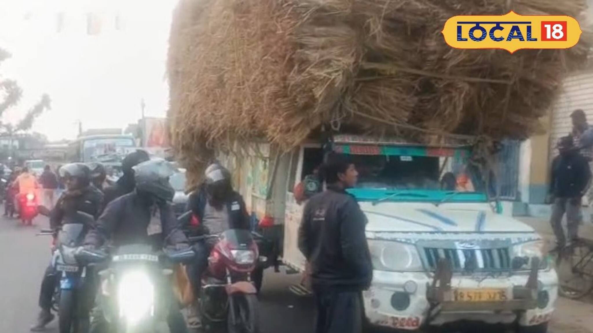 Murshidabad News: স্কুল থেকে ফেরার পথেই সব শেষ, ডাম্পারের ধাক্কায় নিথর ষষ্ঠ শ্রেণির পড়ুয়া! অবরোধ রাজ্য সড়ক