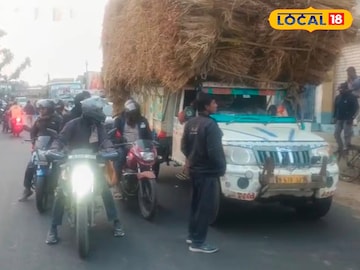 পথ দুর্ঘটনায় মৃত্যুকে কেন্দ্র করে রাস্তা অবরোধ পথ দুর্ঘটনায় মৃত্যুকে কেন্দ্র করে রাস্তা অবরোধ