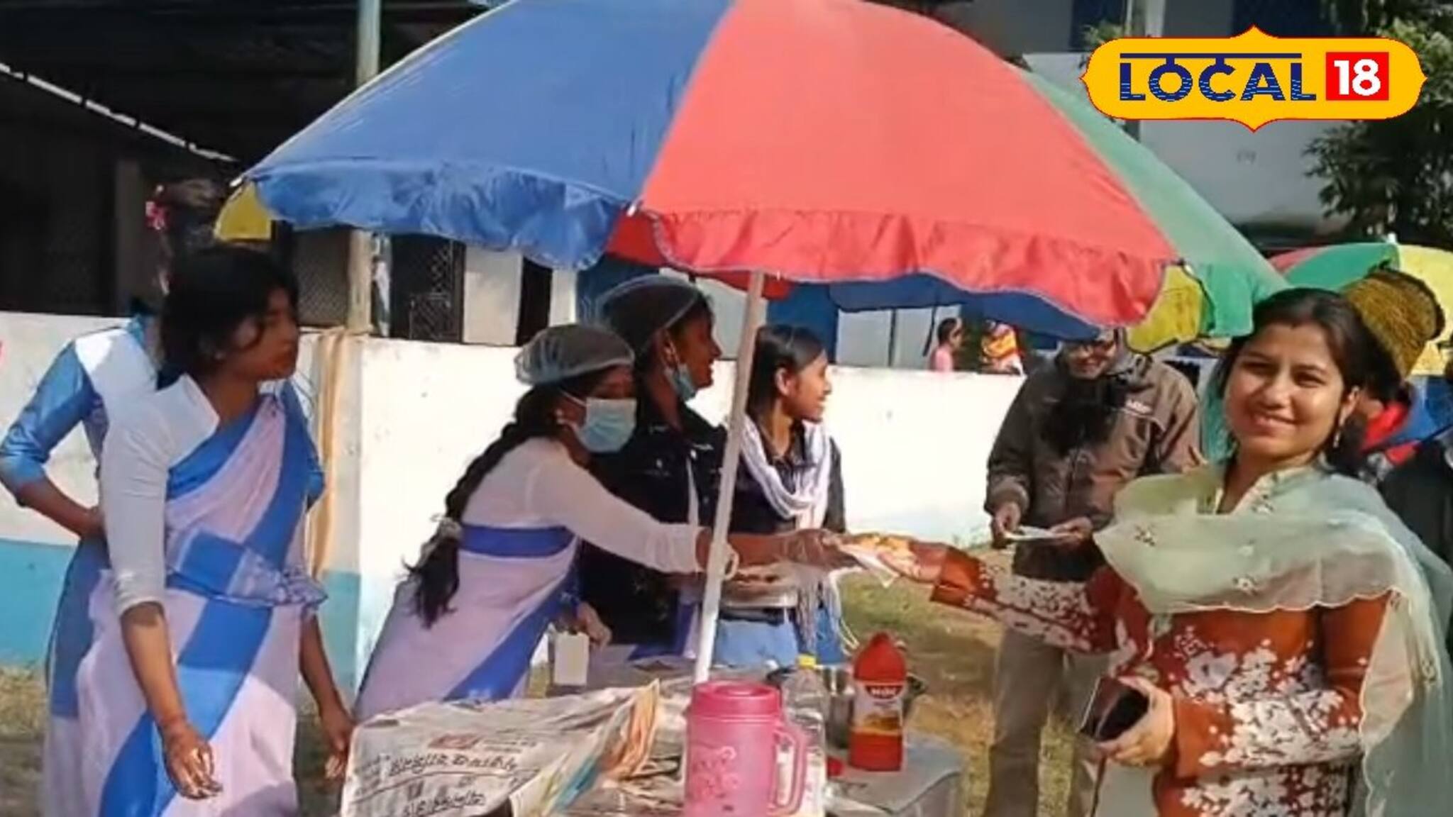 চিলি চিকেন, মোগলাই, ফুচকা...লম্বা-চওড়া মেনু!পড়ুয়াদের এলাহি আয়োজনে রেস্তোরাঁর চেহারায় স্কুল