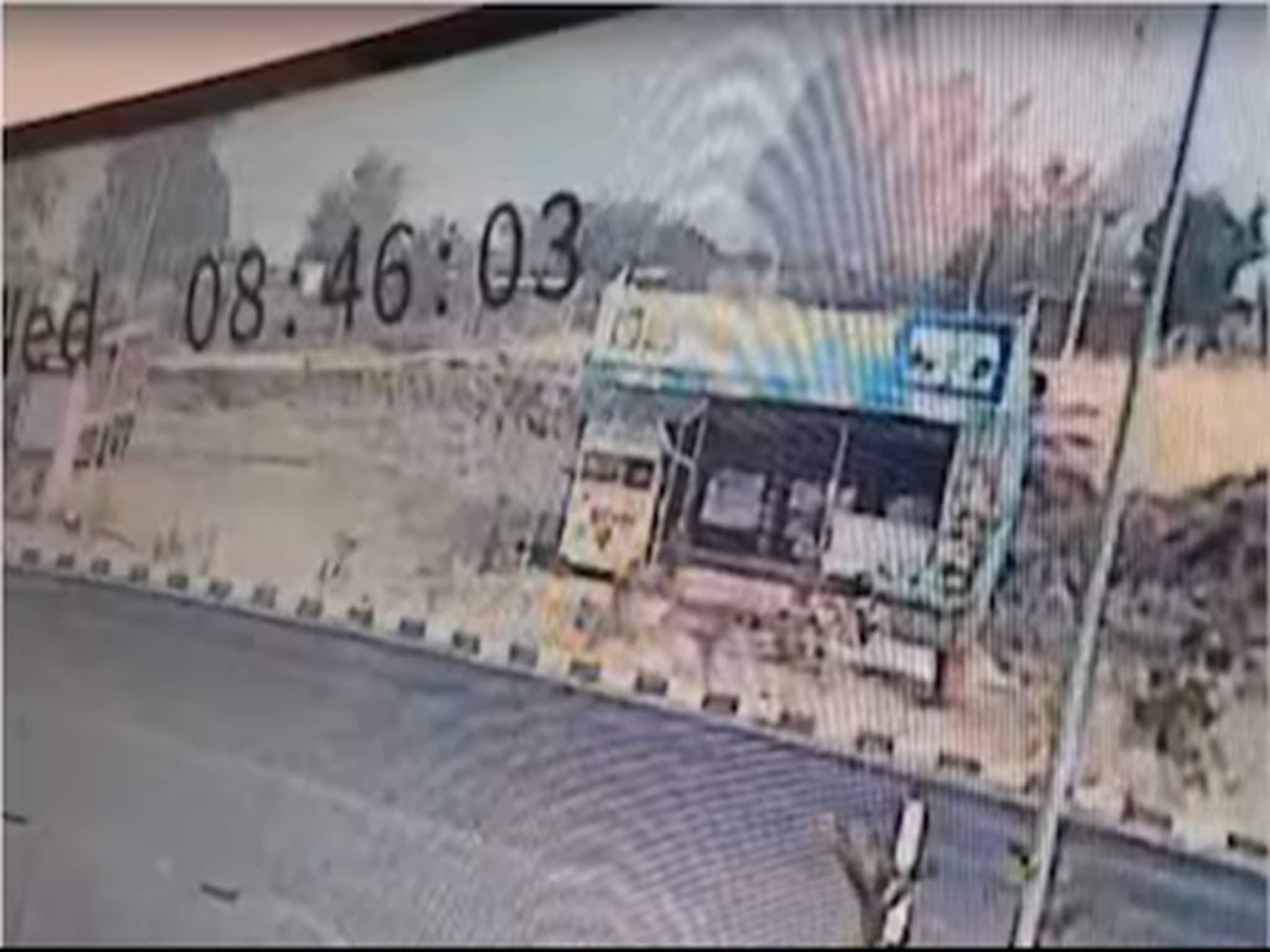 অবতরণ করতে গিয়েই আছড়ে পড়ল বিমান! তারপরই আগুন! বিমান দুর্ঘটনার শেষ মুহূর্তের ফুটেজ প্রকাশ্য