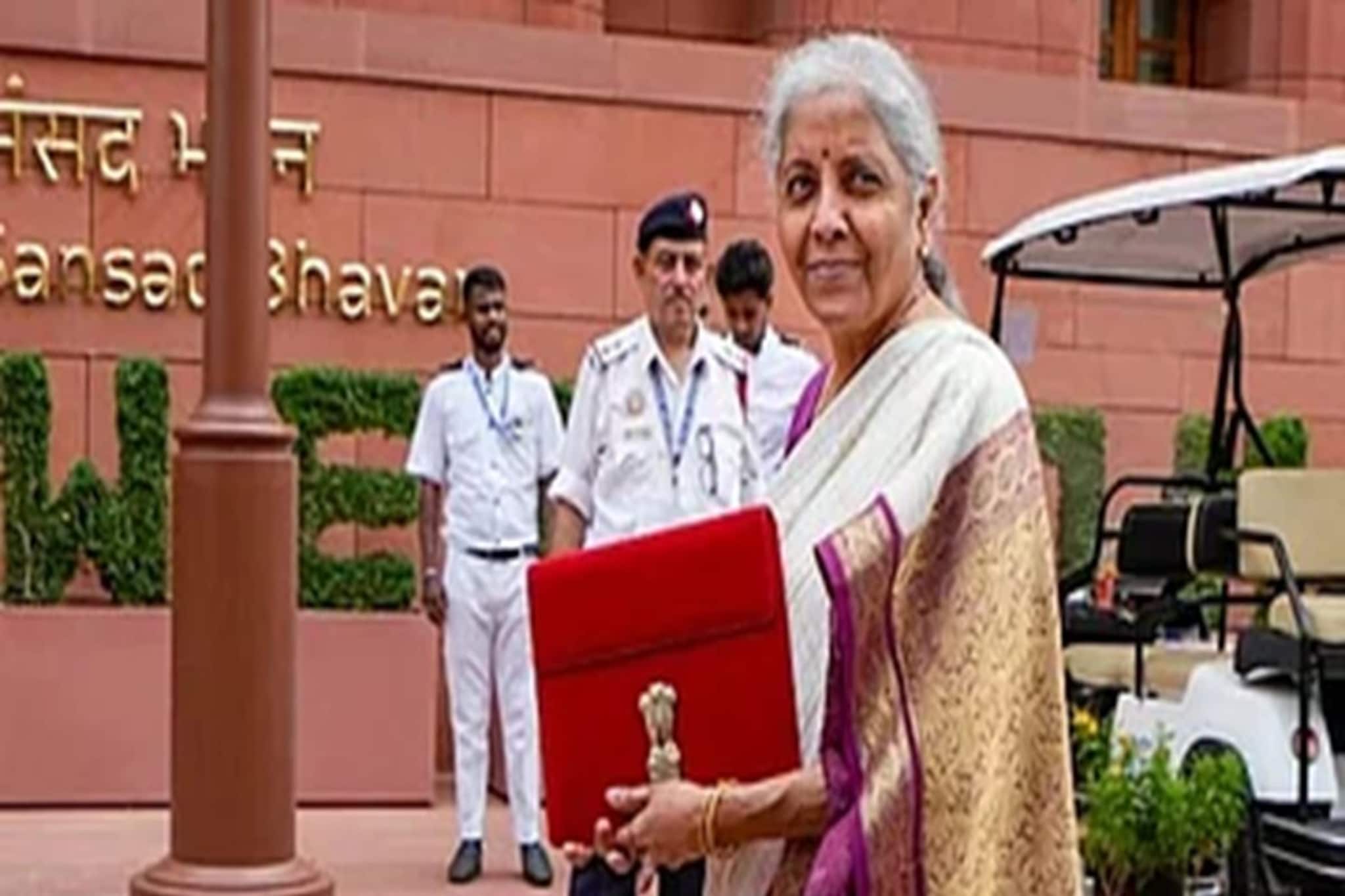 Home Loan থেকে Mutual Fund-এ বিরাট ঘোষণা! কতটা হতে পারে মধ্যবিত্তের স্বপ্নপূরণ?