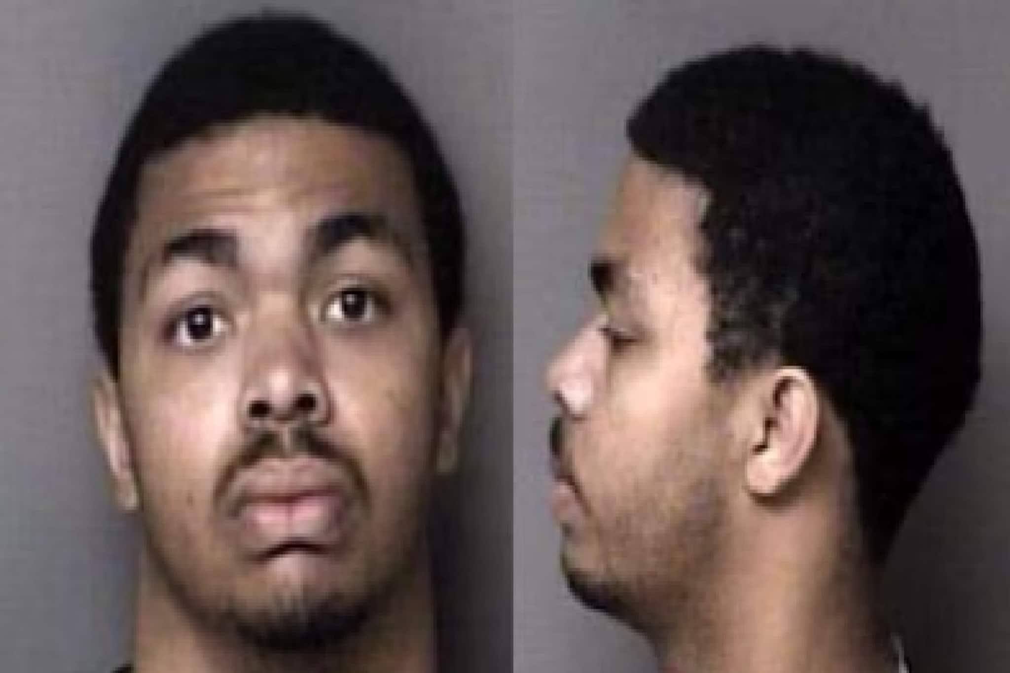 হামলার লক্ষ্য ছিল ফাস্ট ফুডের দোকান! উত্তর ক্যারোলিনায় FBI-এর জালে ১৮ বছরের যুবক হামলার লক্ষ্য ছিল ফাস্ট ফুডের দোকান! উত্তর ক্যারোলিনায় FBI-এর জালে ১৮ বছরের যুবক