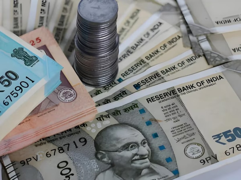 বিদেশি বিনিয়োগকারীদের টানেই ভাঙল রুপি, ডলারের দাপটে ৯১.৯৭-এ নতুন তলানি Indian Rupee hits record low against Dollar Share Market falls বিদেশি বিনিয়োগকারীদের টানেই ভাঙল রুপি, ডলারের দাপটে ৯১.৯৭-এ নতুন তলানি Indian Rupee hits record low against Dollar Share Market falls