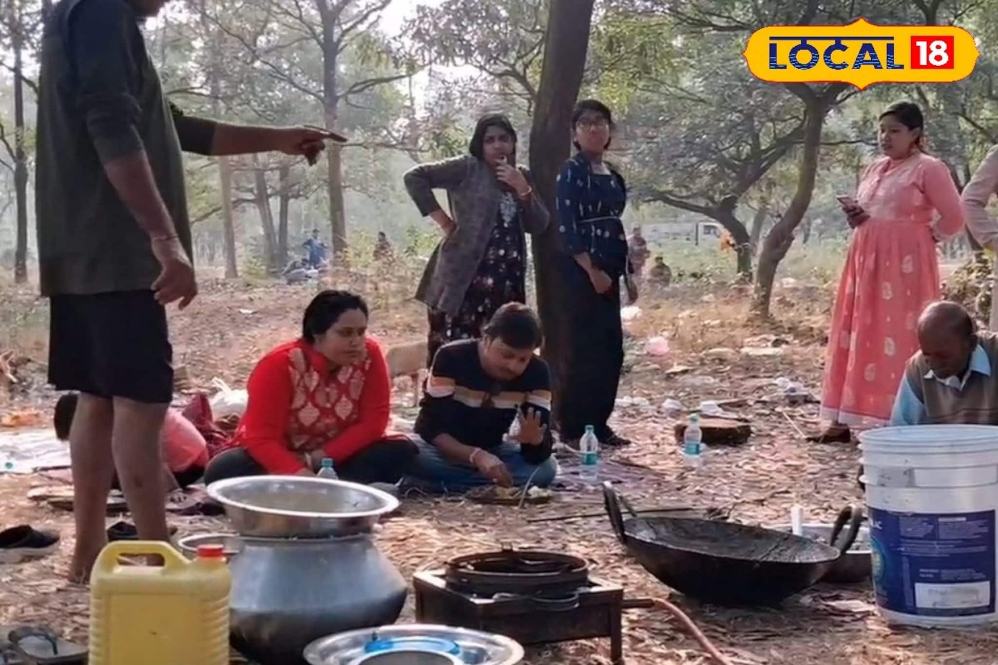 শালের জঙ্গলে পিকনিক, কিন্তু গলা ভেজানোই সমস্যা! তসরকাটায় নেই পানীয় জল-টয়লেট, হতাশ পর্যটকরা