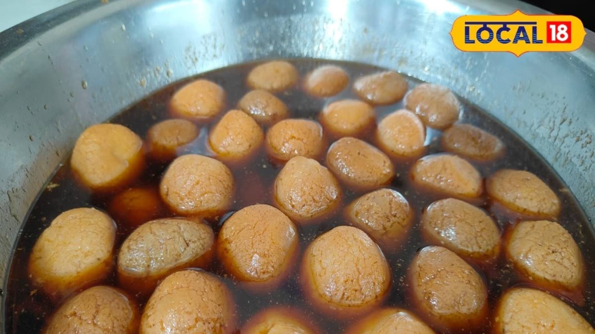 Nolen Gurer Rosogolla Recipe: নলেন গুড়ের রসগোল্লা ছাড়া শীতকাল জমে না! এবার বাড়িতেই বানিয়ে ফেলুন দোকানের মতো মিষ্টি, রইল সহজ রেসিপি