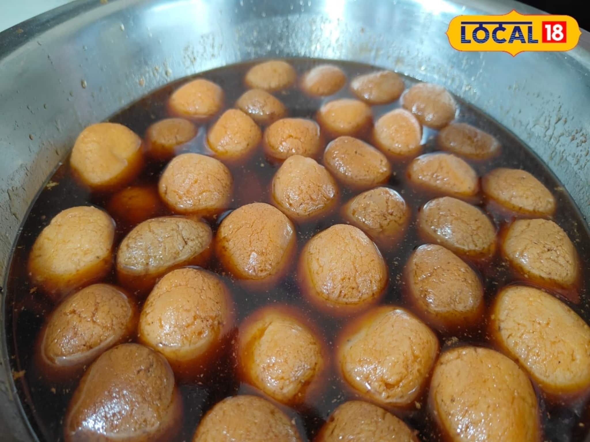 নলেন গুড়ের রসগোল্লা ছাড়া শীতকাল জমে না! এবার বাড়িতেই বানিয়ে ফেলুন দোকানের মতো মিষ্টি