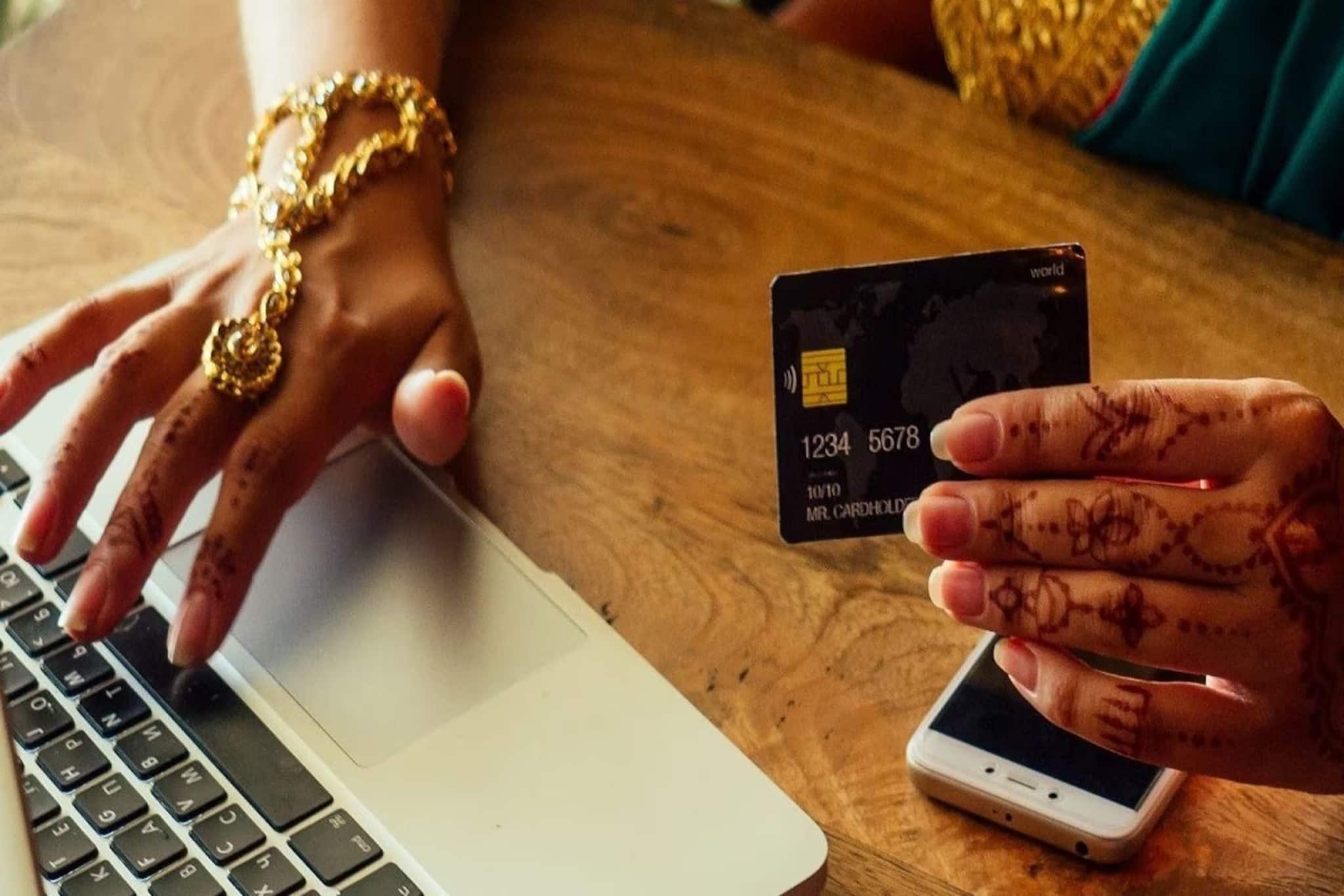 Credit Card কোনও ঋণ নয়, এই ৫ সুবিধা জানলে আপনার দৃষ্টিভঙ্গি বদলে যাবে