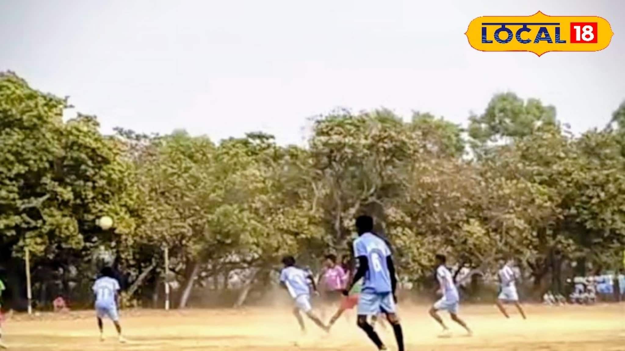 Football Tournament: মাঠে ফুটবল, মনে সচেতনতা! বাঁকুড়ায় জমাটি টুর্নামেন্টে ‘সেফ ড্রাইভ সেভ লাইফ’-এর বার্তা, বাহবা দিচ্ছেন সবাই