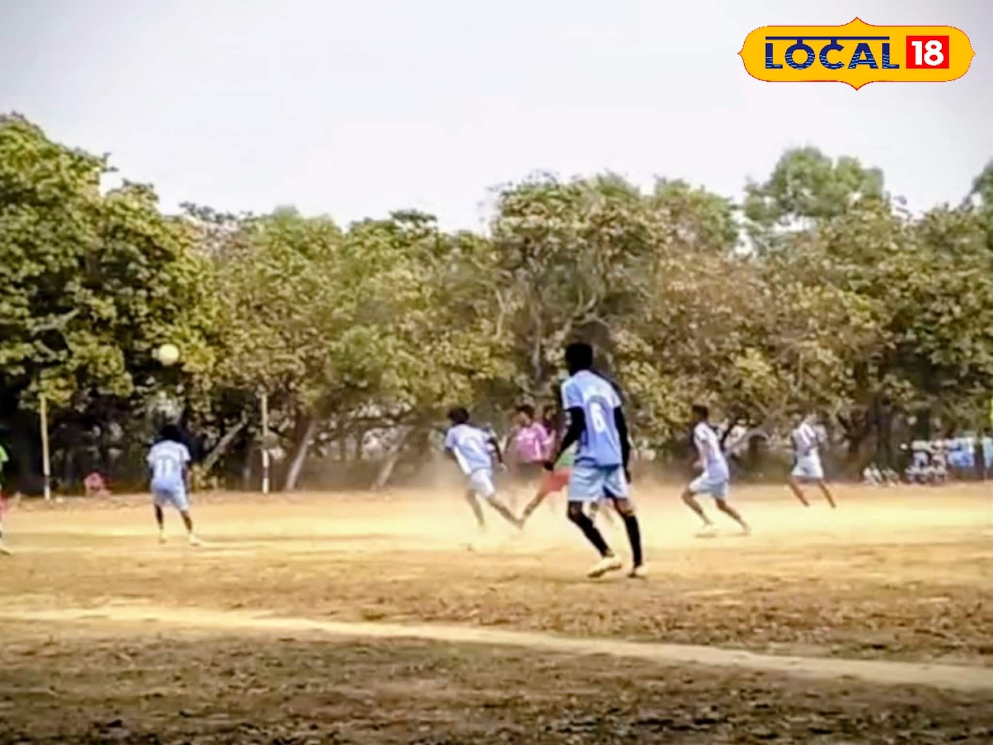 মাঠে ফুটবল, মনে সচেতনতা! বাঁকুড়ায় জমাটি টুর্নামেন্টে ‘সেফ ড্রাইভ সেভ লাইফ’-এর বার্তা