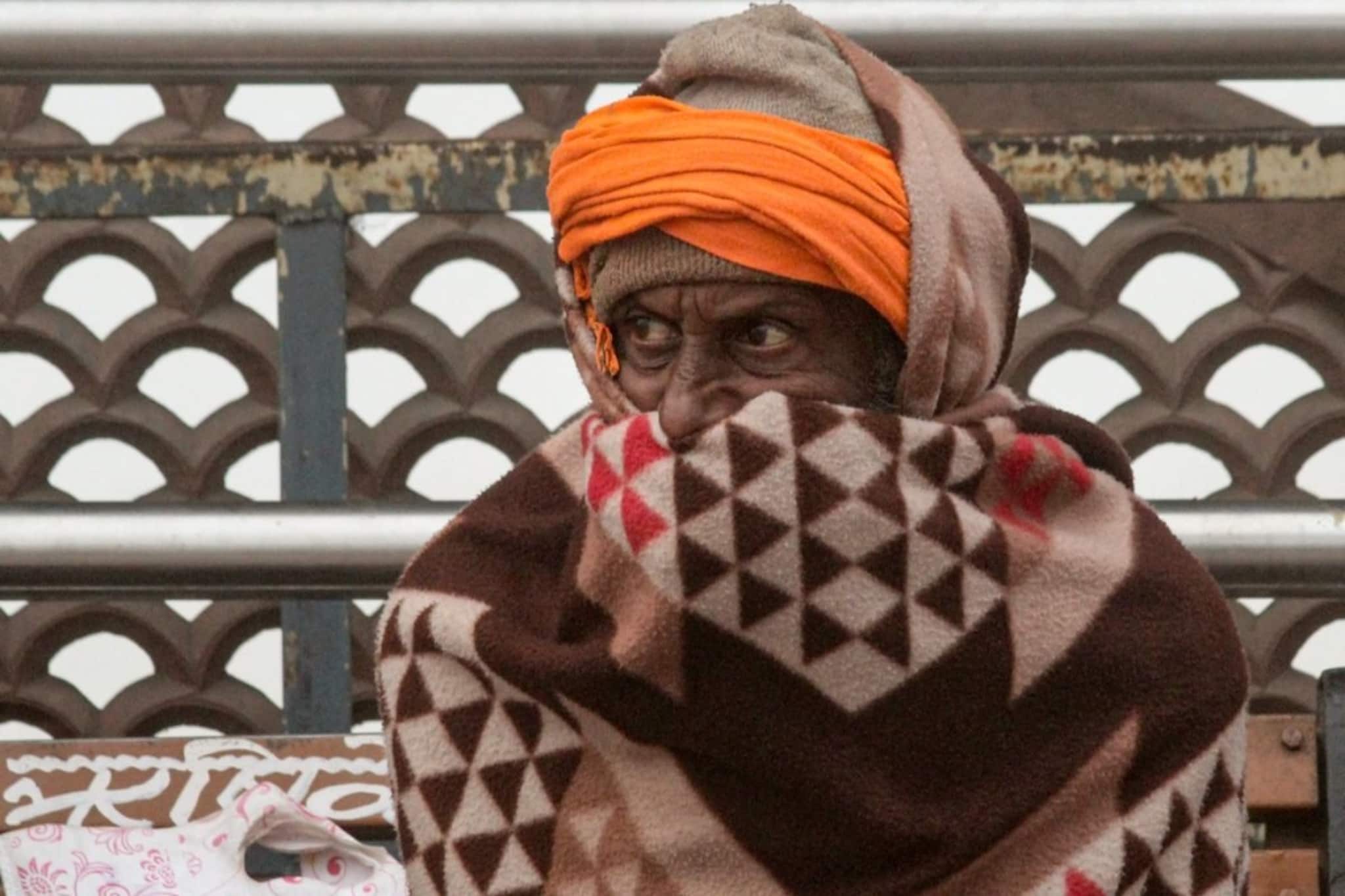 আগামী ৭২ ঘণ্টা...! কনকনে ঠান্ডার মধ্যেই বৃষ্টিপাত হুঁশিয়ারি ৬ রাজ্যে! শৈত্যপ্রবাহ কাঁপাবে