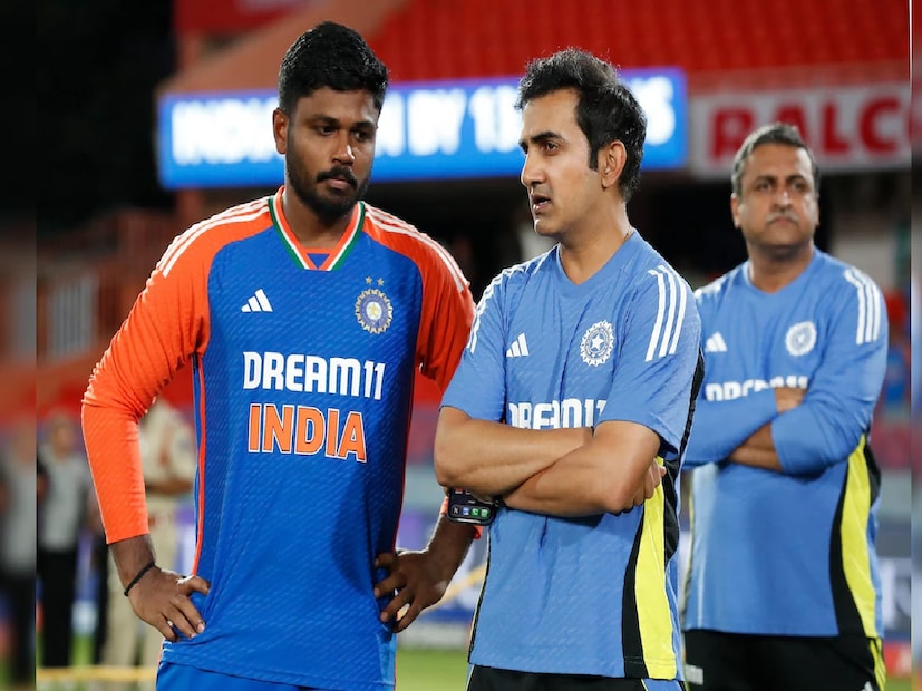 কলকাতা: ভারতীয় দলের বড় ভরসা হতে পারে তাঁর ব্যাট অথচ সেই ব্যাটেই রানের দেখা নেই৷ চিন্তায় ভারতীয় থিঙ্কট্যাঙ্ক! চিন্তায় খোদ সঞ্জু স্যামসন৷ কিন্তু তাঁর মতো স্কিলফুল ক্রিকেটারের এই পর্ব থেকে বেরিয়ে আসা সময়ের অপেক্ষা, - অজিঙ্ক রাহানে বিশ্বাস করেন যে ভারতের টি-টোয়েন্টি অধিনায়ক সূর্যকুমার যাদব এবং প্রধান কোচ গৌতম গম্ভীরের উচিত সঞ্জু স্যামসনকে তার কম রানের ধারা থেকে বেরিয়ে আসতে সাহায্য করা উচিত। রাহানে নেতাদের পরামর্শ দিয়েছিলেন যে স্যামসনকে আশ্বস্ত করতে হবে যে নিউজিল্যান্ডের বিরুদ্ধে পাঁচ ম্যাচের টি-টোয়েন্টি সিরিজের বাকি দুটি ম্যাচের পাশাপাশি ২০২৬ সালের টি-টোয়েন্টি বিশ্বকাপের ম্যাচগুলিও সে পাবে, যাতে সে তার আত্মবিশ্বাস পুরোপুরি ভেঙে না ফেলে। কলকাতা: ভারতীয় দলের বড় ভরসা হতে পারে তাঁর ব্যাট অথচ সেই ব্যাটেই রানের দেখা নেই৷ চিন্তায় ভারতীয় থিঙ্কট্যাঙ্ক! চিন্তায় খোদ সঞ্জু স্যামসন৷ কিন্তু তাঁর মতো স্কিলফুল ক্রিকেটারের এই পর্ব থেকে বেরিয়ে আসা সময়ের অপেক্ষা, - অজিঙ্ক রাহানে বিশ্বাস করেন যে ভারতের টি-টোয়েন্টি অধিনায়ক সূর্যকুমার যাদব এবং প্রধান কোচ গৌতম গম্ভীরের উচিত সঞ্জু স্যামসনকে তার কম রানের ধারা থেকে বেরিয়ে আসতে সাহায্য করা উচিত। রাহানে নেতাদের পরামর্শ দিয়েছিলেন যে স্যামসনকে আশ্বস্ত করতে হবে যে নিউজিল্যান্ডের বিরুদ্ধে পাঁচ ম্যাচের টি-টোয়েন্টি সিরিজের বাকি দুটি ম্যাচের পাশাপাশি ২০২৬ সালের টি-টোয়েন্টি বিশ্বকাপের ম্যাচগুলিও সে পাবে, যাতে সে তার আত্মবিশ্বাস পুরোপুরি ভেঙে না ফেলে।