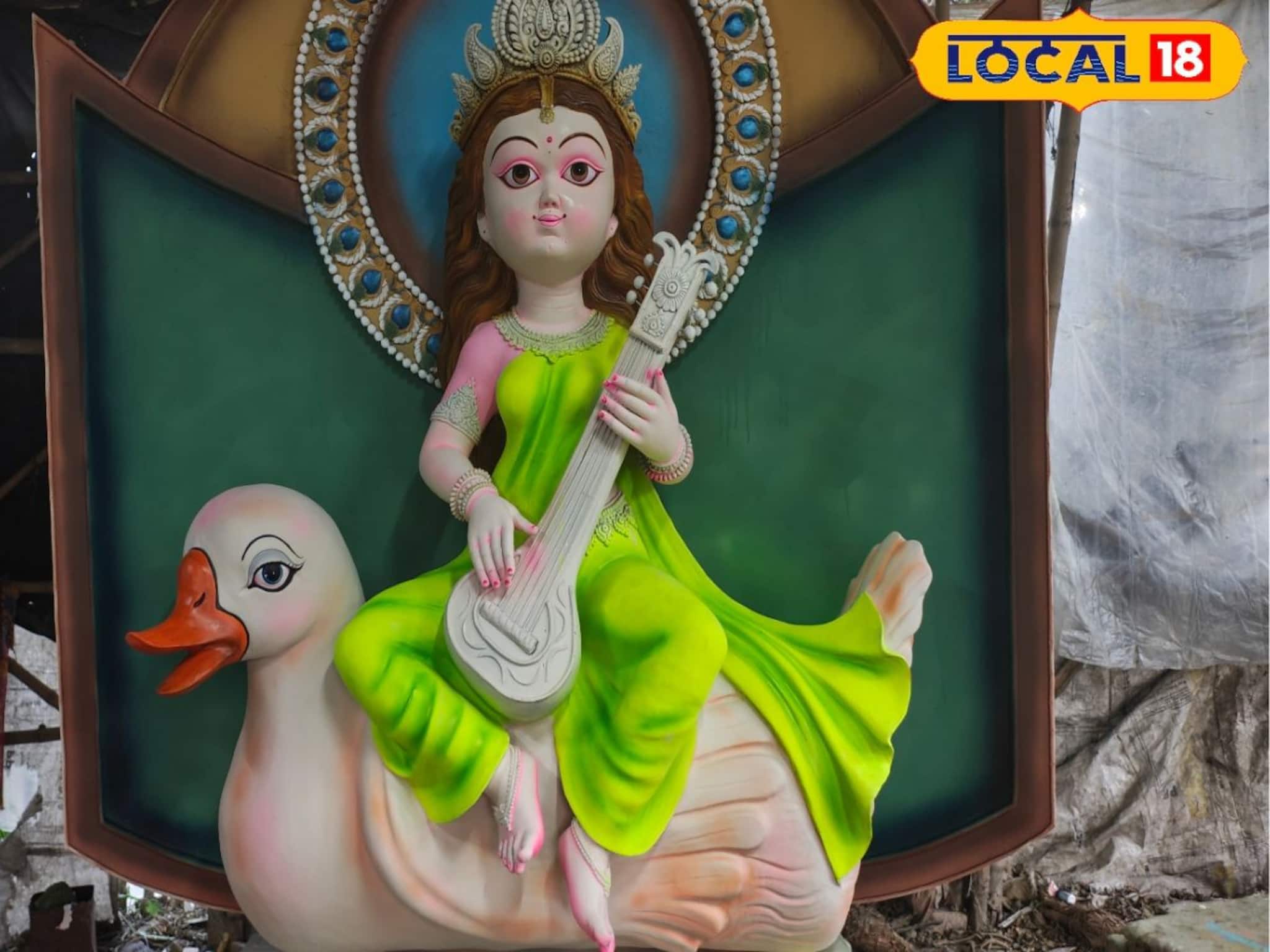 দেখতে সেই...! কিউট-মর্ডান সরস্বতী বানিয়ে নজির নদিয়ার শিল্পীর, প্রতিমা যাবে ভিন জেলায়