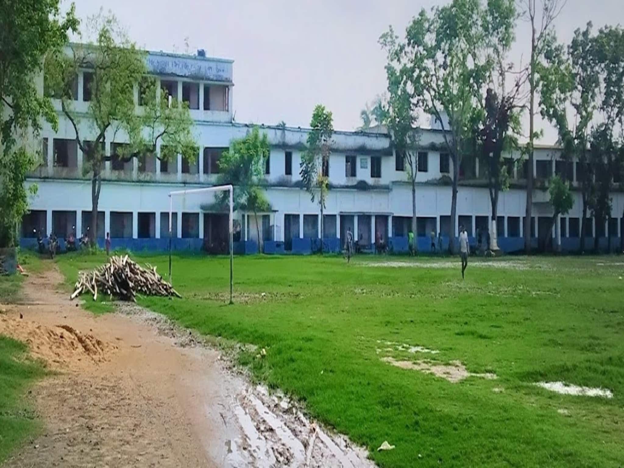 মাধ্যমিক পরীক্ষার্থীকে ব্যাপক মারধর, ফাটিয়ে দেওয়া হল মাথা! ভয়ঙ্কর কাণ্ড ঘটাল সহপাঠী