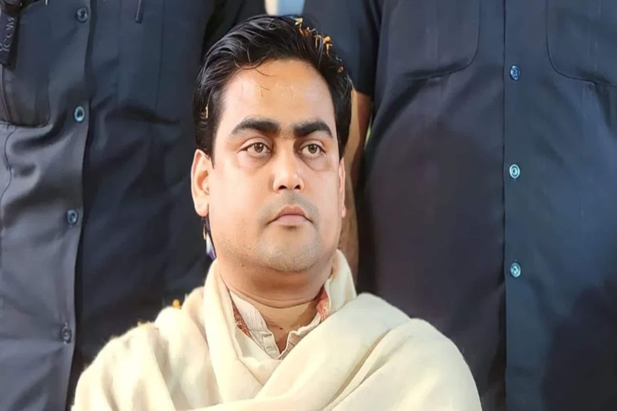 এসআইআর আবহে ফের একবার মতুয়াদের সিএএ-তে আবেদন করতে অনুরোধ শান্তনু ঠাকুরের এসআইআর আবহে ফের একবার মতুয়াদের সিএএ-তে আবেদন করতে অনুরোধ শান্তনু ঠাকুরের