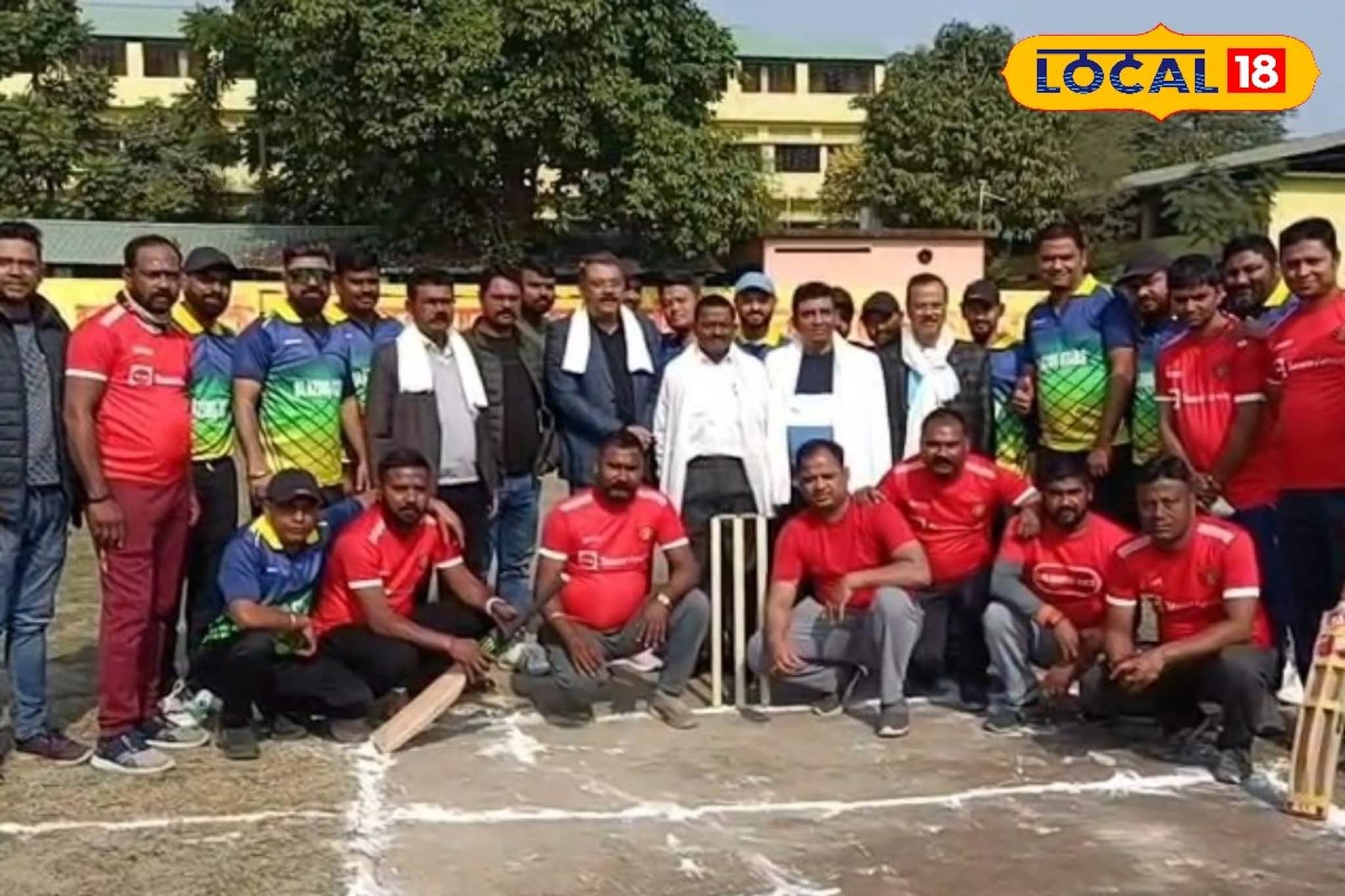 শিলিগুড়ির বাল্মিকী মাঠে চার-ছক্কার ধামাকা! প্রথমবার ফ্রেন্ডশিপ কাপ ঘিরেই তুঙ্গে উন্মাদনা