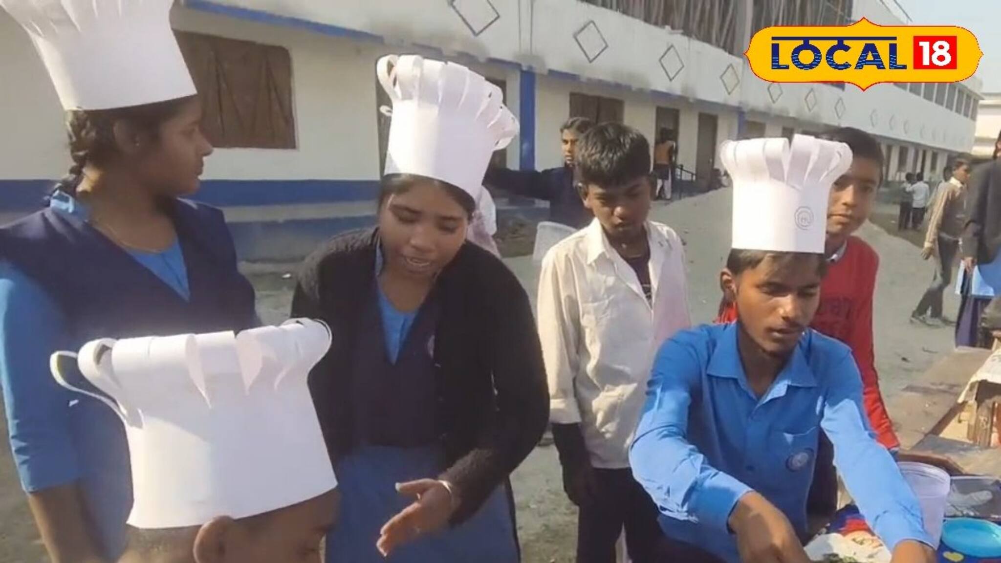 Food Festival: মালপোয়া থেকে চিকেন পকোড়া, স্কুল চত্বরেই এলাহি ভোজ! স্টুডেন্ট উইকের শেষ দিনে তাক লাগানো আয়োজন