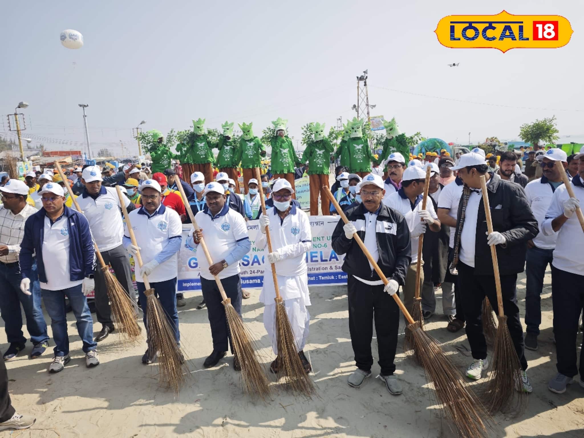 গঙ্গাসাগর মেলায় অন্য রুপে রাজ্যের ৬ মন্ত্রী, চেনা মানুষদের 'এইভাবে' দেখে অবাক পুণ্যর্থীরা