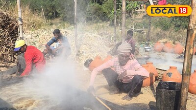 চলছে গুড় তৈরি 