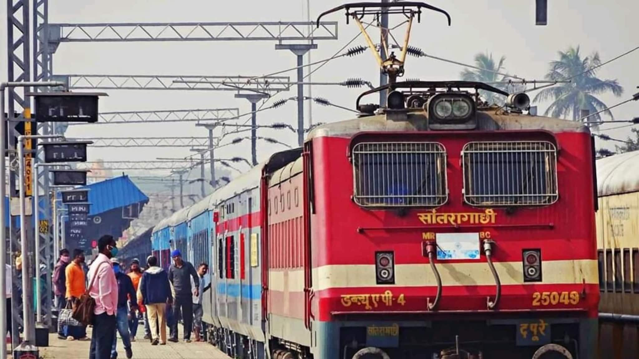 Jalpaiguri News: ওৎ পেতে ছিল পুলিশ, ট্রেন থেকে নামতেই ঘিরে ধরল যুবককে! রবিবার দুপুরে জলপাইগুড়ি রোড স্টেশনে টান টান নাটক