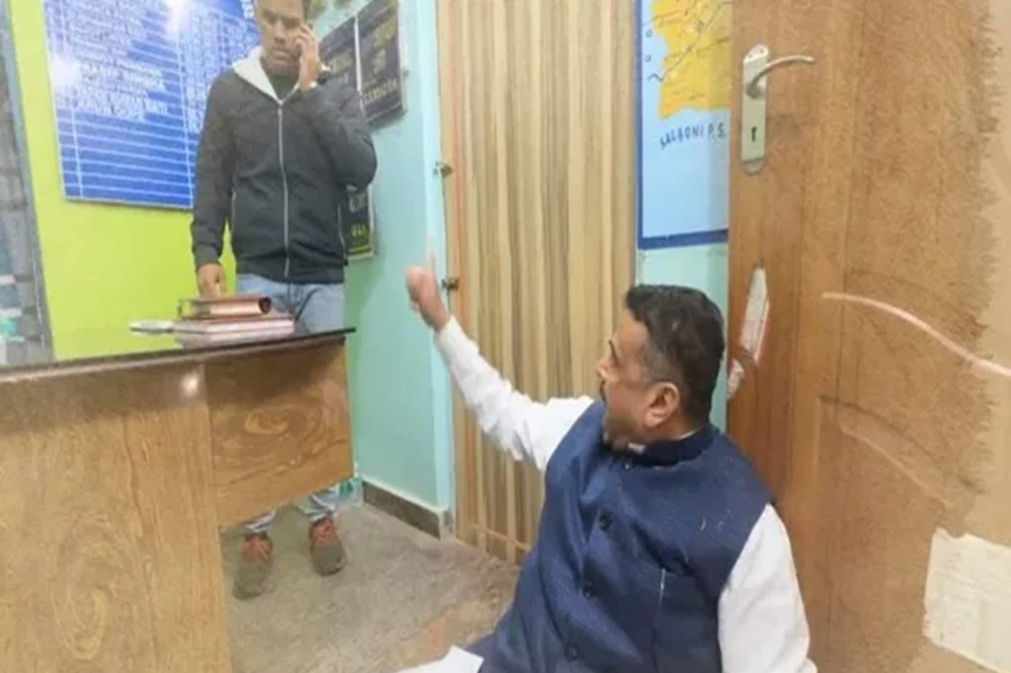 কনভয়ে হামলা, সরাসরি অমিত শাহকে ফোন শুভেন্দু অধিকারীর! ফুটেজ চাইল স্বরাষ্ট্র মন্ত্রক কনভয়ে হামলা, সরাসরি অমিত শাহকে ফোন শুভেন্দু অধিকারীর! ফুটেজ চাইল স্বরাষ্ট্র মন্ত্রক