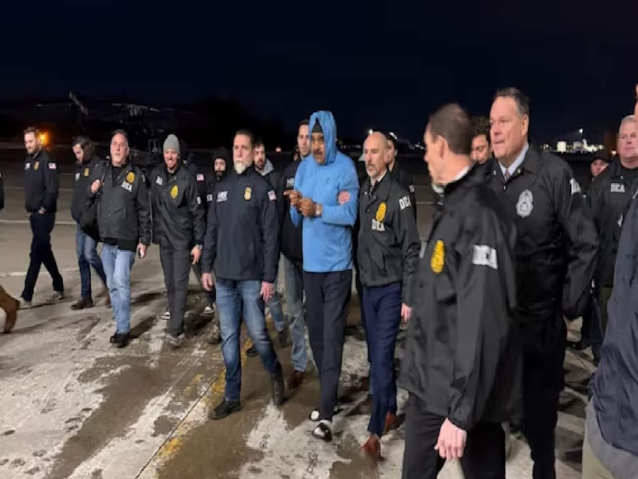 ভেনেজুয়েলায় মার্কিন বিমান হামলায় নিহত অন্তত ৪০! প্রাণ গেল সেনা-সহ সাধারণেরও