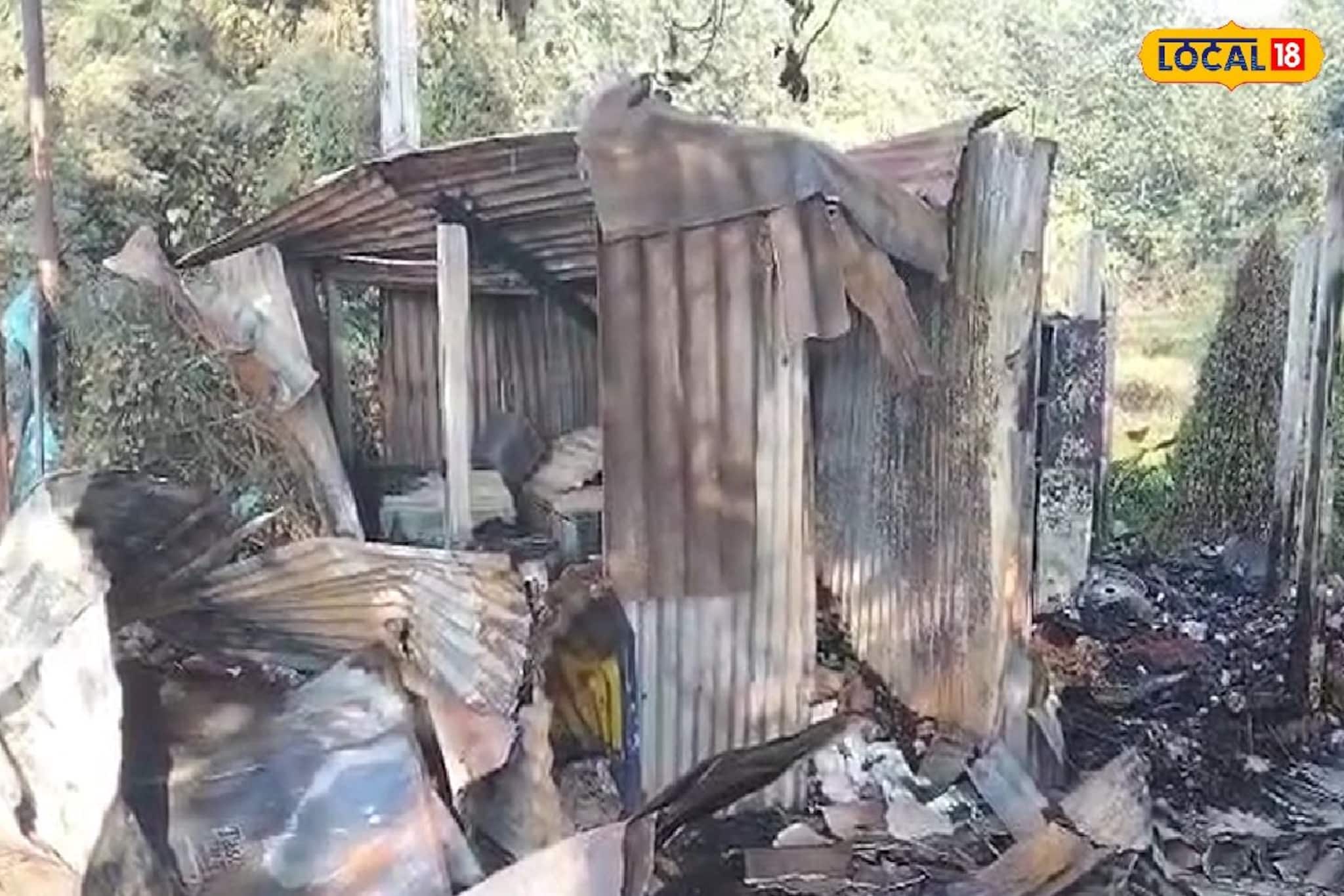 বিকট শব্দে কেঁপে উঠল পিংলা, মাঝরাতে আগুনের লেলিহান শিখায় ভস্মীভূত দোকান!