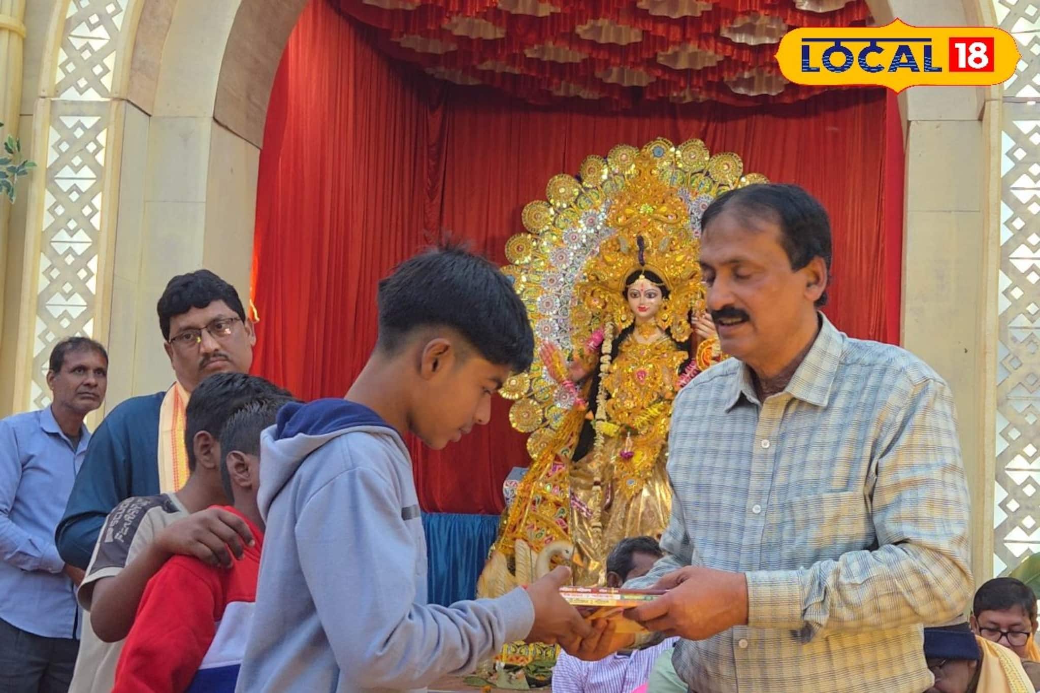 নিজে পড়তে পারেননি অর্থাভাবে, আজ ৪০০ শিশুর ভবিষ্যৎ গড়ছেন! আয়ের বড় অংশ ঢালছেন শিক্ষায়