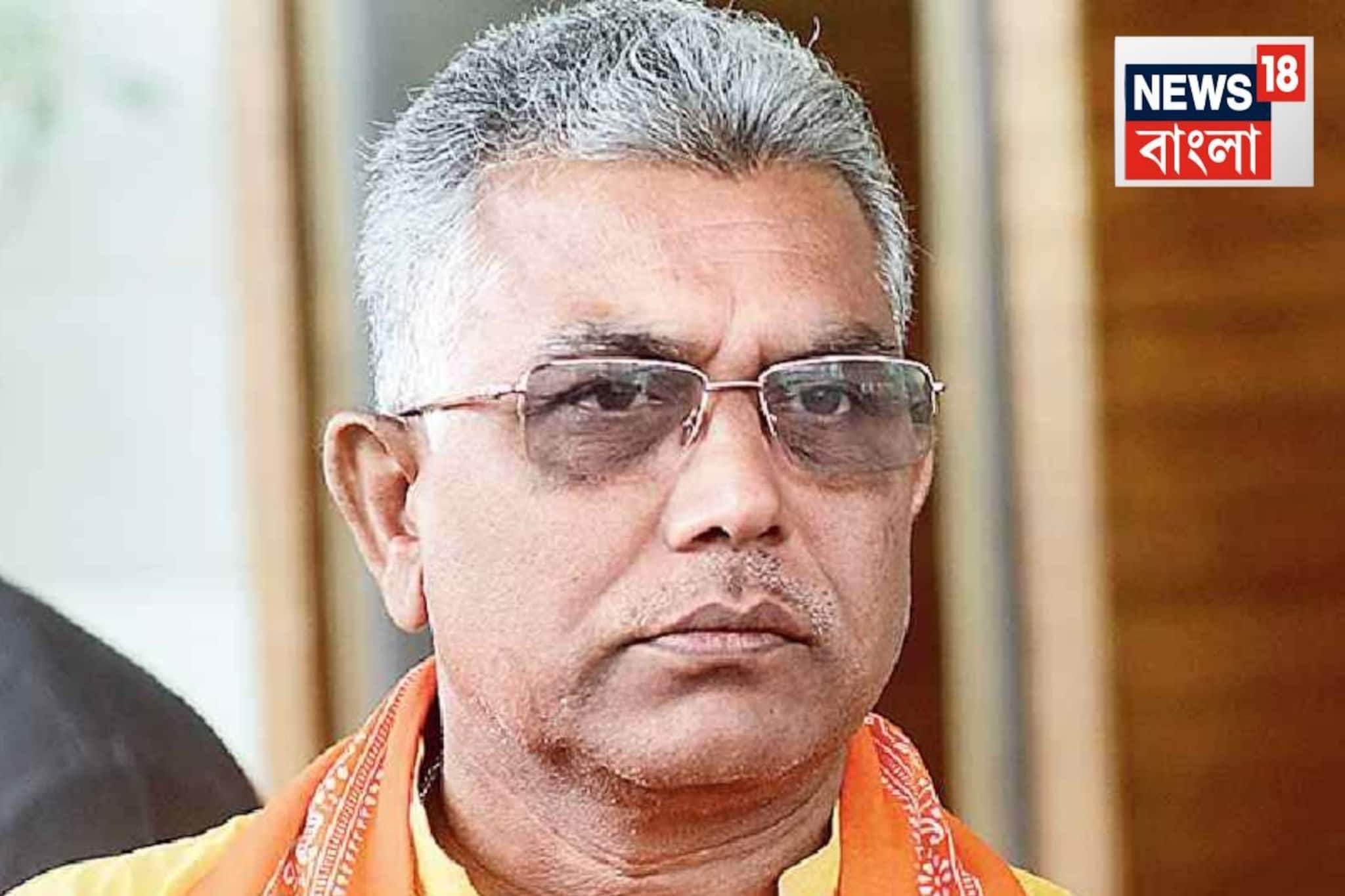 Dilip Ghosh: শাহি-বৈঠকের পরই 'সক্রিয়' দিলীপ, শমীকের সঙ্গে বৈঠকের আগেই চড়ালেন সুর Dilip Ghosh: শাহি-বৈঠকের পরই 'সক্রিয়' দিলীপ, শমীকের সঙ্গে বৈঠকের আগেই চড়ালেন সুর