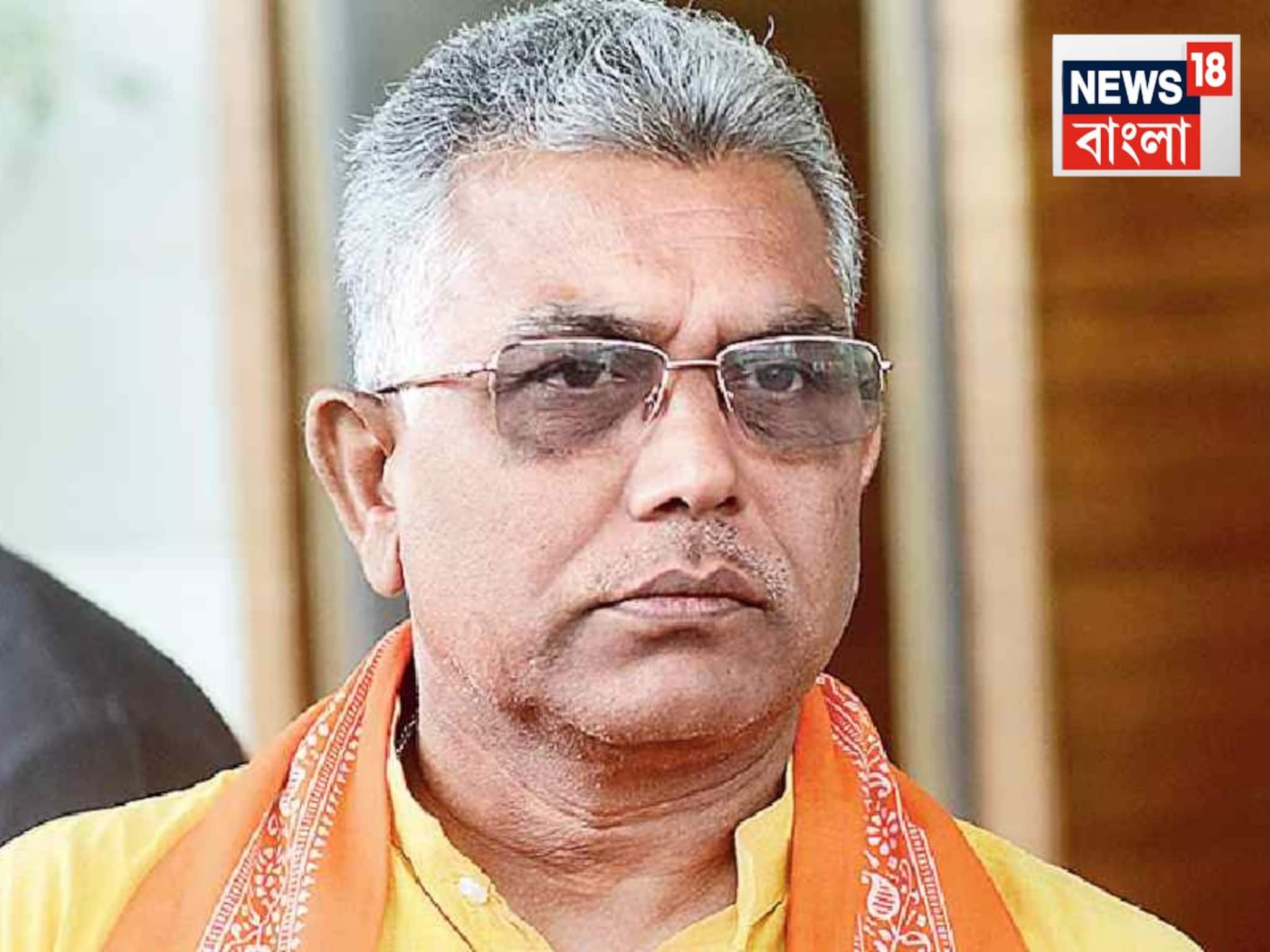 Dilip Ghosh: শাহি-বৈঠকের পরই 'সক্রিয়' দিলীপ, শমীকের সঙ্গে বৈঠকের আগেই চড়ালেন সুর Dilip Ghosh: শাহি-বৈঠকের পরই 'সক্রিয়' দিলীপ, শমীকের সঙ্গে বৈঠকের আগেই চড়ালেন সুর