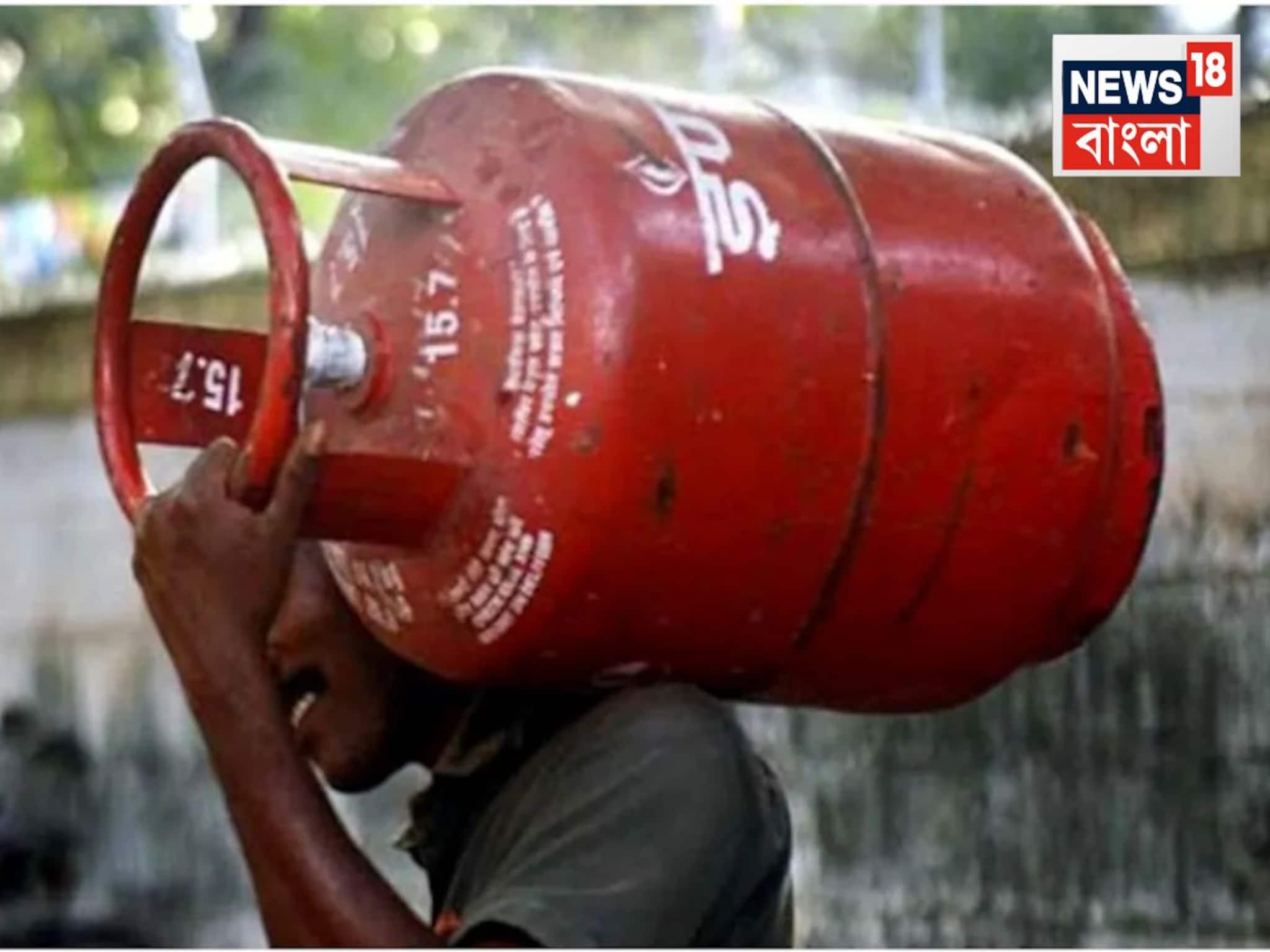 নতুন বছরেই ধাক্কা! ১১১ টাকা বেড়ে গেল LPG সিলিন্ডারের দাম, কত হল কলকাতায়?