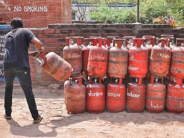 গ্যাস বাঁচাতে প্রেশার কুকারে রান্না? 'একটা' ভুলেই প্রেশার কুকার থেকে ঘটতে পারে দুর্ঘটনা
