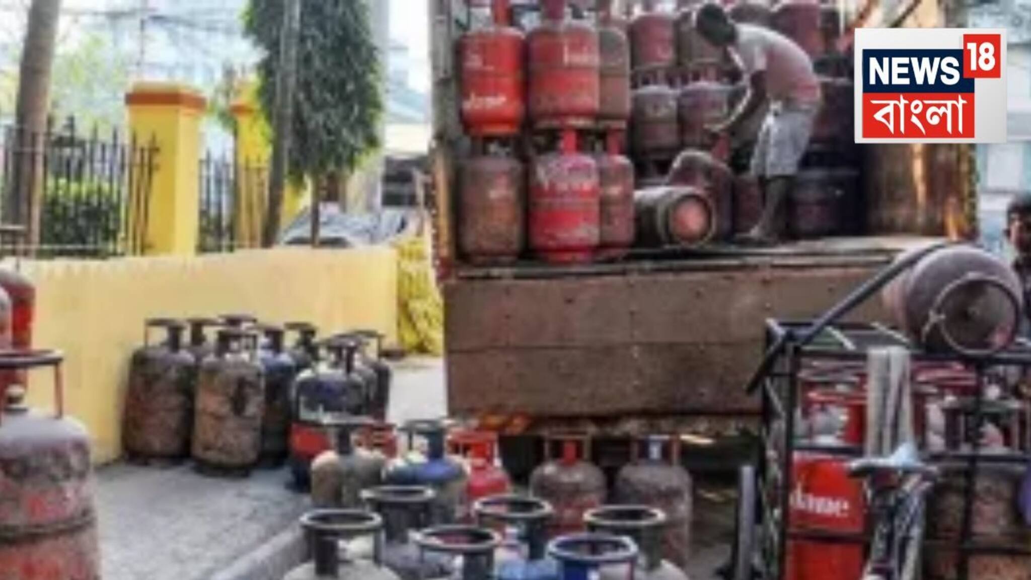 LPG Cylinder Price Hike: নতুন বছরেই ধাক্কা! ১১১ টাকা বেড়ে গেল LPG সিলিন্ডারের দাম, কত হল কলকাতায়?