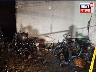 প্রায় ১৯ ঘণ্টা কেটে গিয়েছে। পূর্ব কলকাতার আনন্দপুরের নাজিরাবাদের বিশাল দু’টি গুদামের ইতিউতি এখনও  ধিকিধিকি জ্বলছে আগুন