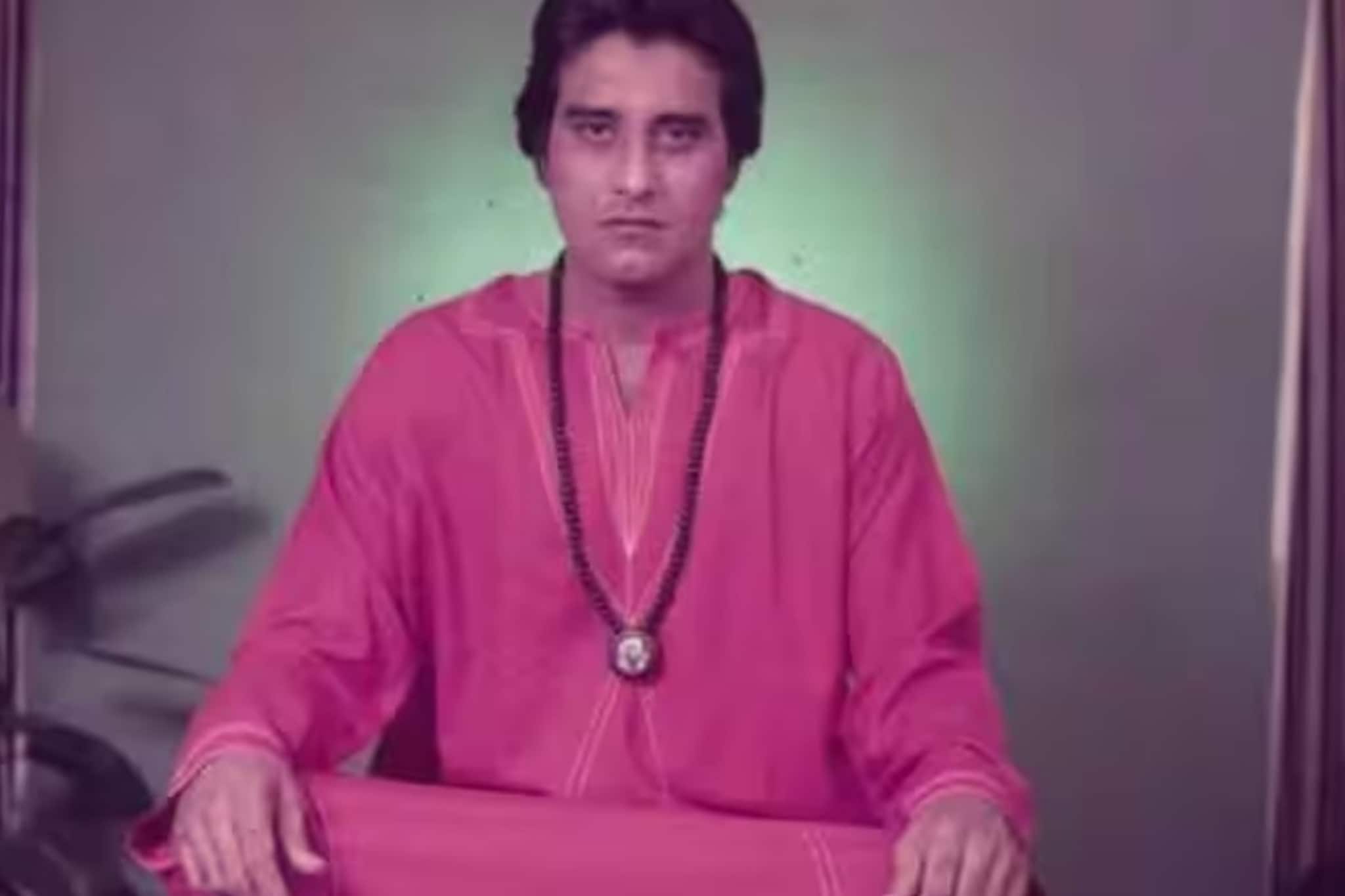 'নগ্ন হয়ে সমুদ্রের পাড়ে ধ্যান, ওশোর কাছে সারাক্ষণ...!' সন্ন্যাস বিনোদের গোপন রহস্য ফাঁস