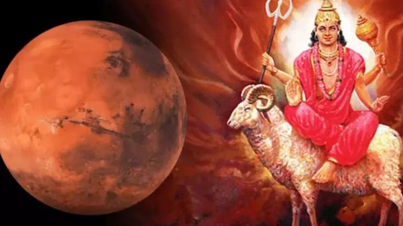 এই মাসের ২৩ তারিখ থেকে ২ এপ্রিল পর্যন্ত কুম্ভ রাশিতে মঙ্গলের গোচর কিছু রাশির জন্য বিশেষ আর্থিক সাফল্যের ইঙ্গিত দিচ্ছে। এই সময় যাঁরা উপচয় ও বৃদ্ধি স্থানের প্রভাবে থাকবেন, তাঁদের ক্ষেত্রে আয় বাড়ার প্রবল সম্ভাবনা রয়েছে। বলা যায়, যা ধরবেন তাই সোনা হয়ে যাওয়ার মতো পরিস্থিতি তৈরি হতে পারে। মঙ্গল যতদিন এই অনুকূল স্থানে অবস্থান করবেন, ততদিন আয়ের ধারা কমার বদলে বাড়তেই পারে। ব্যবসা, নতুন উদ্যোগ, বিনিয়োগ—সব ক্ষেত্রেই ইতিবাচক ফল মিলতে পারে। তবে ব্যক্তিগত জন্মছকের অবস্থান অনুযায়ী ফল ভিন্ন হতে পারে—তাই বড় সিদ্ধান্ত নেওয়ার আগে নিজের পরিস্থিতি ভালো করে বিচার করাই শ্রেয়। এই মাসের ২৩ তারিখ থেকে ২ এপ্রিল পর্যন্ত কুম্ভ রাশিতে মঙ্গলের গোচর কিছু রাশির জন্য বিশেষ আর্থিক সাফল্যের ইঙ্গিত দিচ্ছে। এই সময় যাঁরা উপচয় ও বৃদ্ধি স্থানের প্রভাবে থাকবেন, তাঁদের ক্ষেত্রে আয় বাড়ার প্রবল সম্ভাবনা রয়েছে। বলা যায়, যা ধরবেন তাই সোনা হয়ে যাওয়ার মতো পরিস্থিতি তৈরি হতে পারে। মঙ্গল যতদিন এই অনুকূল স্থানে অবস্থান করবেন, ততদিন আয়ের ধারা কমার বদলে বাড়তেই পারে। ব্যবসা, নতুন উদ্যোগ, বিনিয়োগ—সব ক্ষেত্রেই ইতিবাচক ফল মিলতে পারে। তবে ব্যক্তিগত জন্মছকের অবস্থান অনুযায়ী ফল ভিন্ন হতে পারে—তাই বড় সিদ্ধান্ত নেওয়ার আগে নিজের পরিস্থিতি ভালো করে বিচার করাই শ্রেয়।