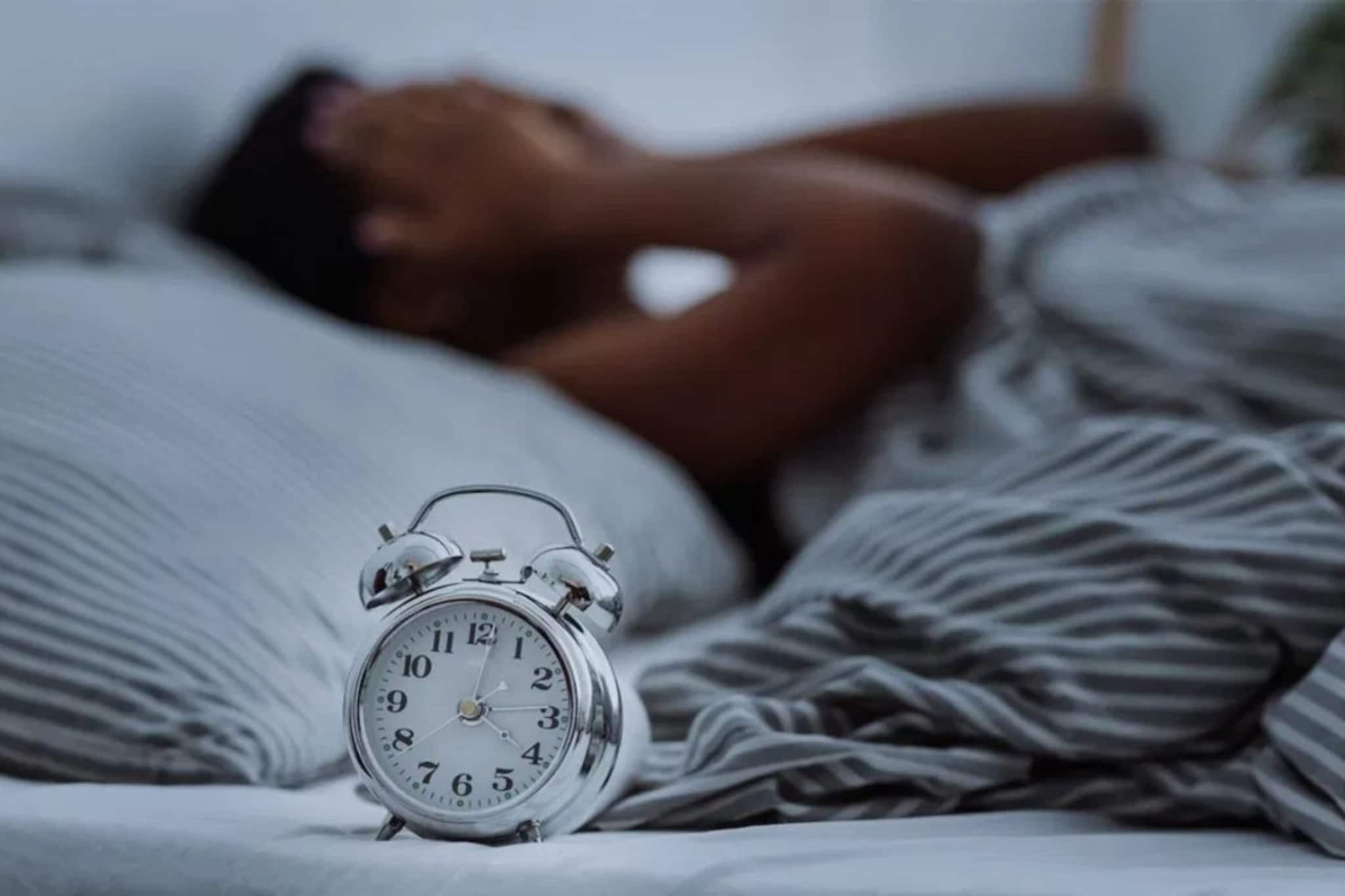 রোজ রাত ৩টে ঘুম ভেঙে যায়? এর পিছনের কারণ জানেন? রোজ রাত ৩টে ঘুম ভেঙে যায়? এর পিছনের কারণ জানেন?