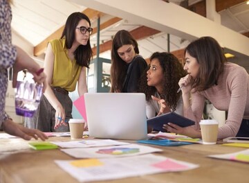 কখন কথার উত্তর দেবেন, কখন চুপ থাকবেন...কর্মক্ষেত্রে টিকে থাকার অব্যর্থ ৫ ‘ট্রিক’