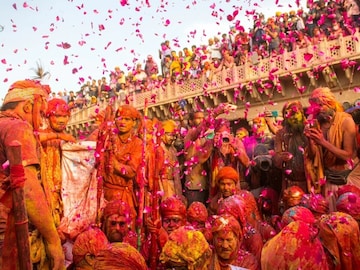 হোলিতেই ধনবর্ষা! ৫ মহা রাজযোগে কপাল খুলছে এই ৪ রাশির! কাদের শুরু স্বপ্নের উড়ান? জেনে নিন হোলিতেই ধনবর্ষা! ৫ মহা রাজযোগে কপাল খুলছে এই ৪ রাশির! কাদের শুরু স্বপ্নের উড়ান? জেনে নিন