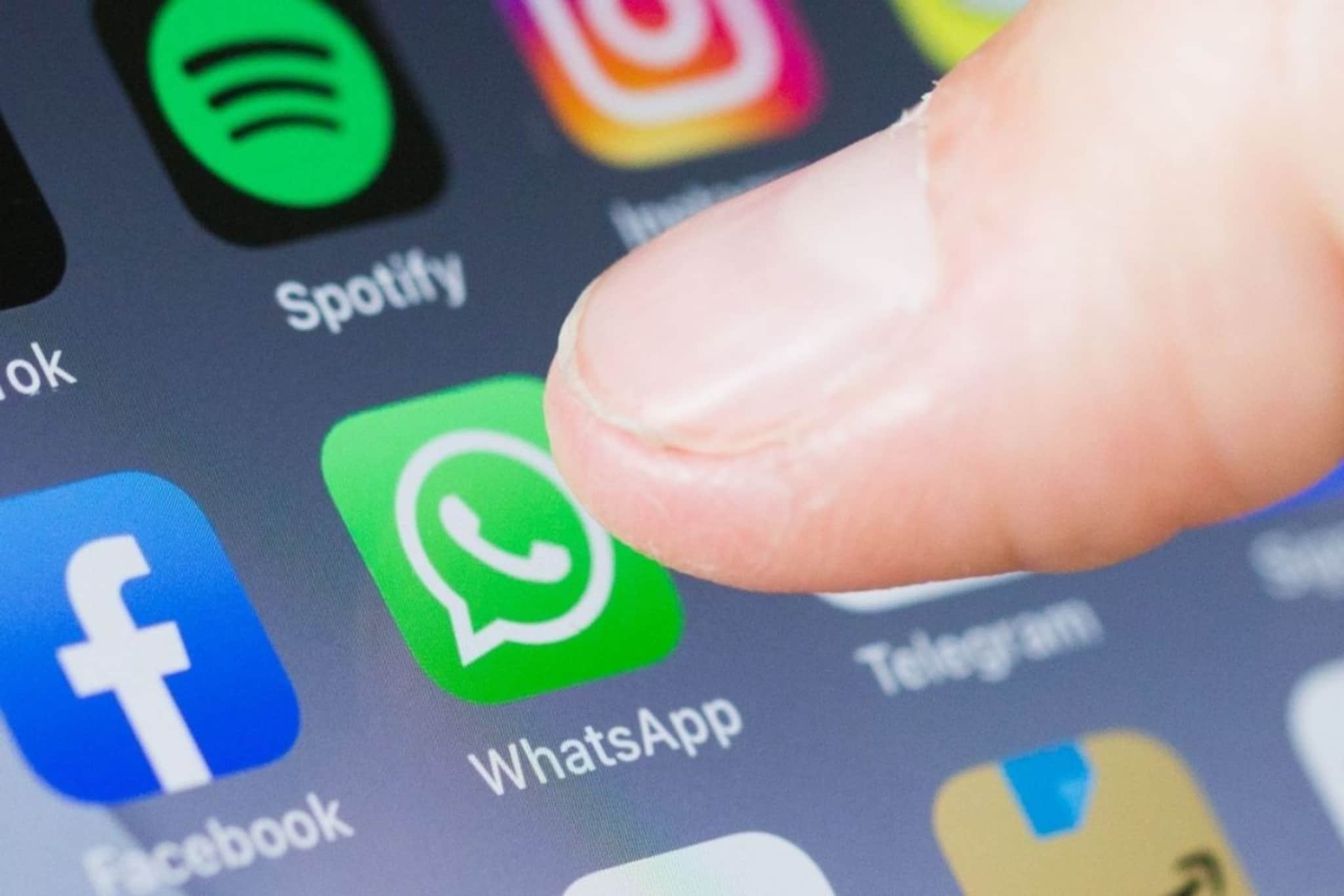 ফ্রি যুগের অবসান? হোয়াটসঅ্যাপ-ফেসবুক-ইনস্টাগ্রামে আসছে সাবস্ক্রিপশন! জানুন... ফ্রি যুগের অবসান? হোয়াটসঅ্যাপ-ফেসবুক-ইনস্টাগ্রামে আসছে সাবস্ক্রিপশন! জানুন...