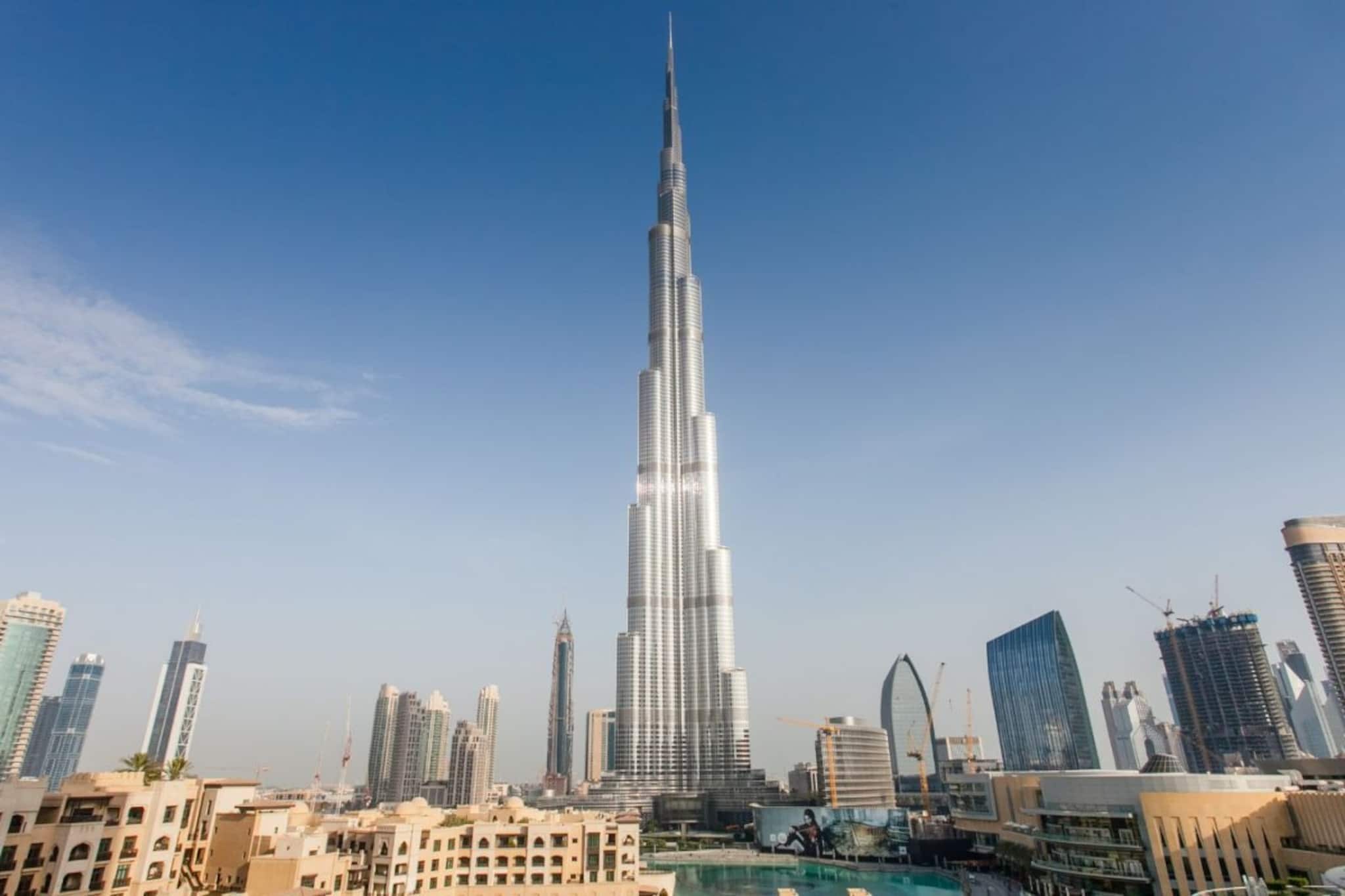 আছড়ে পড়ল ইরানের ঘাতক মিসাইল? বিস্ফোরণের পরেই খালি করা হল দুবাইয়ের বুর্জ খলিফা